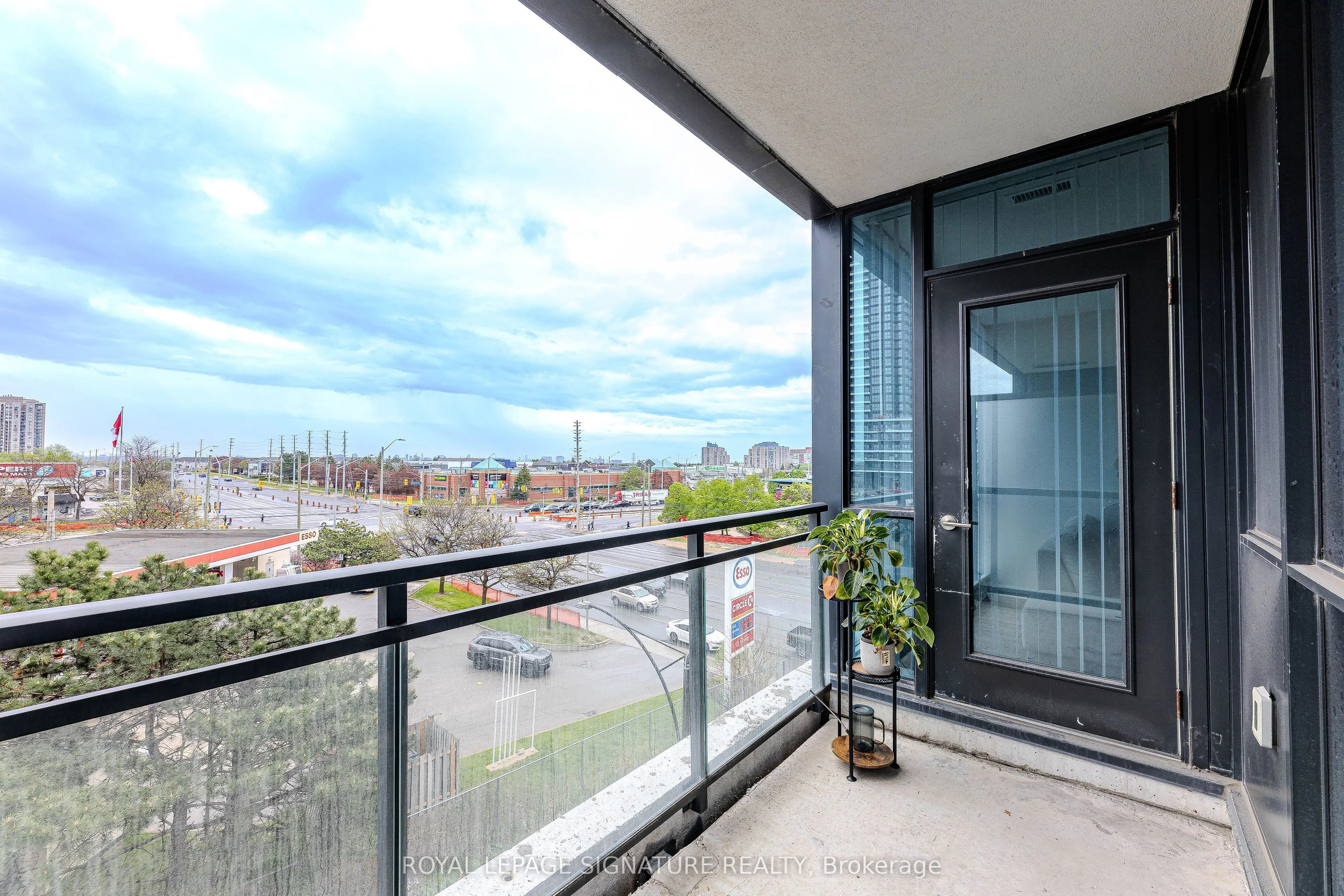 55 Eglinton Avenue W, #408