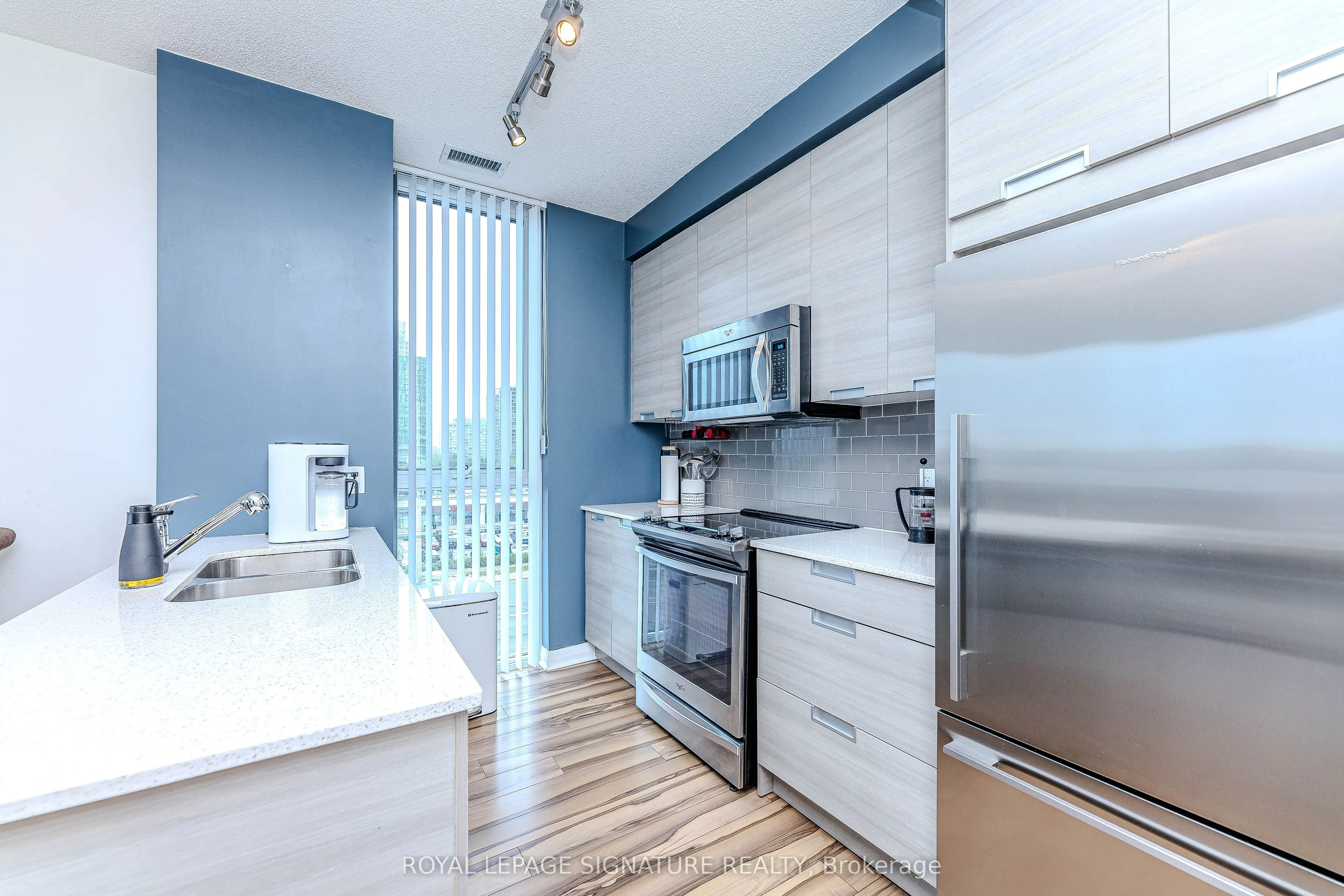 55 Eglinton Avenue W, #408