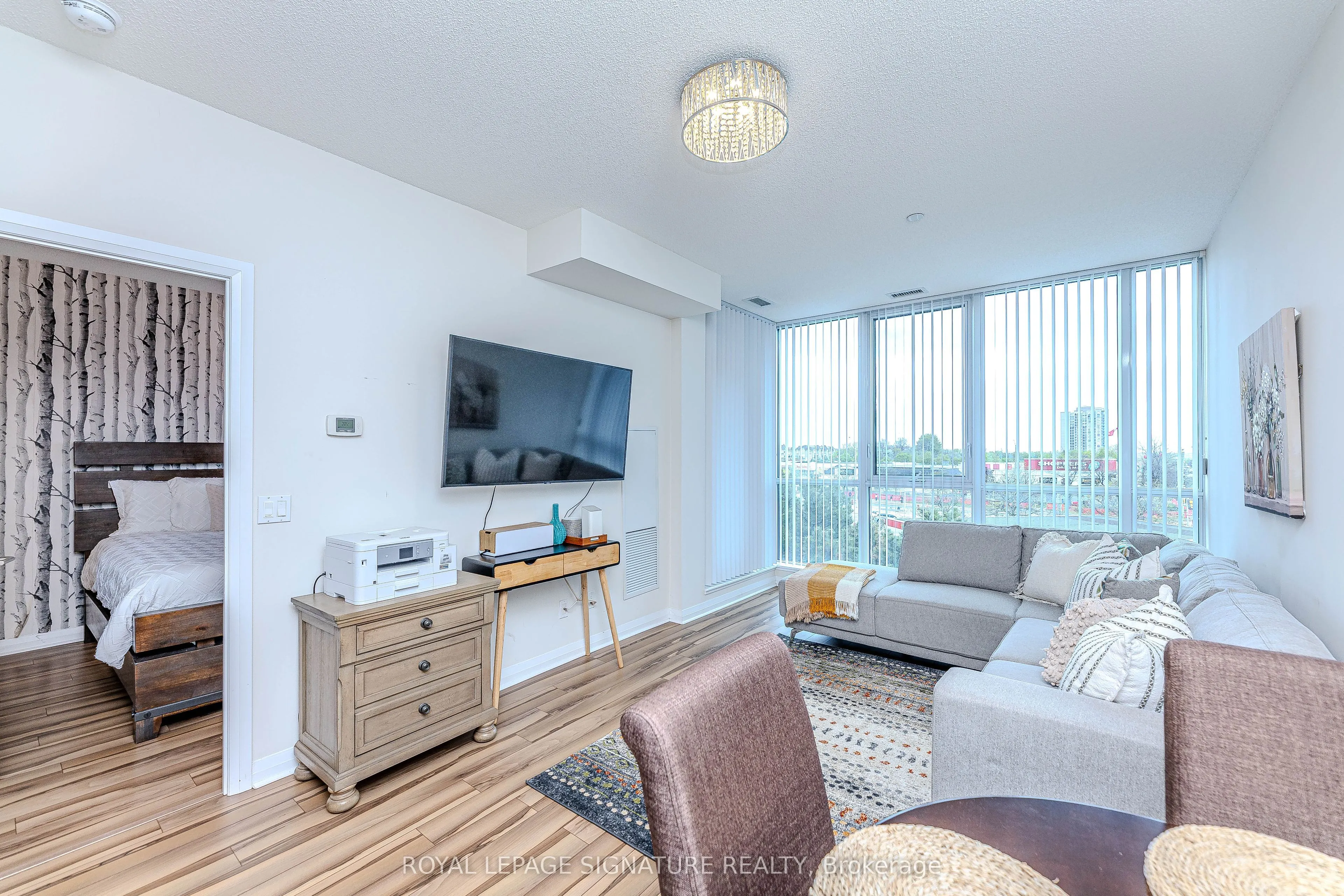 55 Eglinton Avenue W, #408
