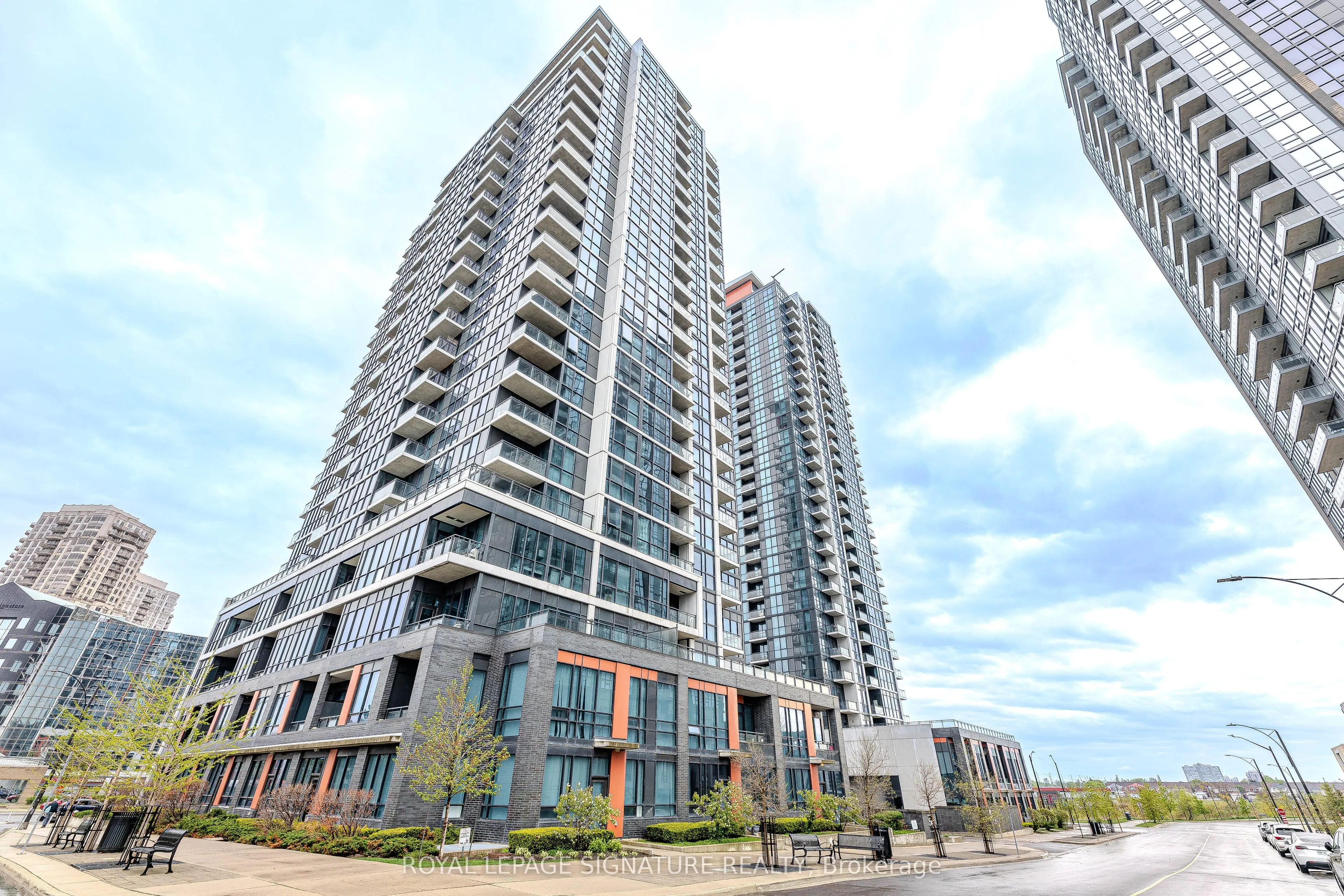 55 Eglinton Avenue W, #408