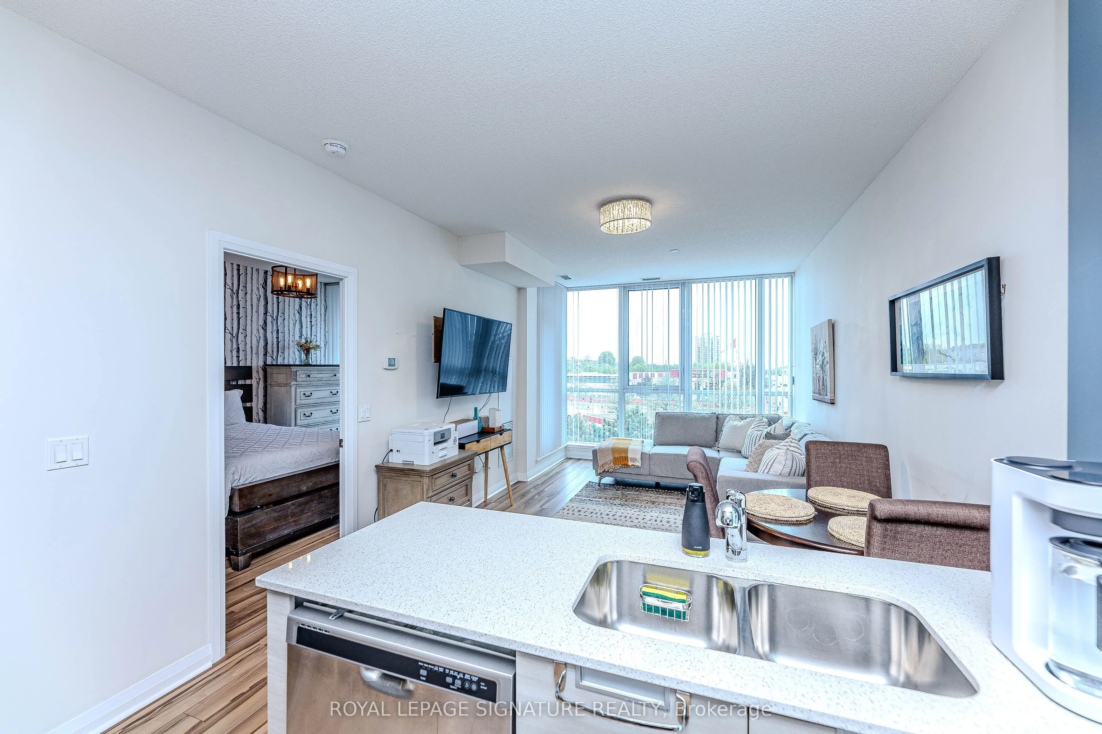 55 Eglinton Avenue W, #408