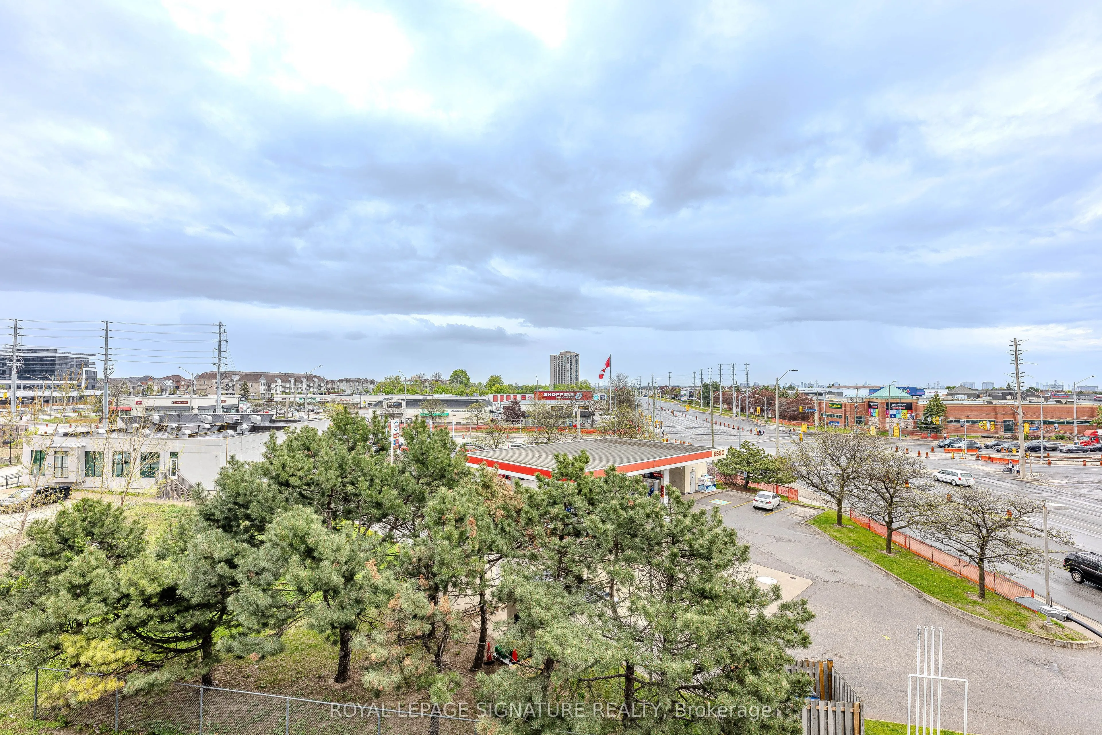 55 Eglinton Avenue W, #408