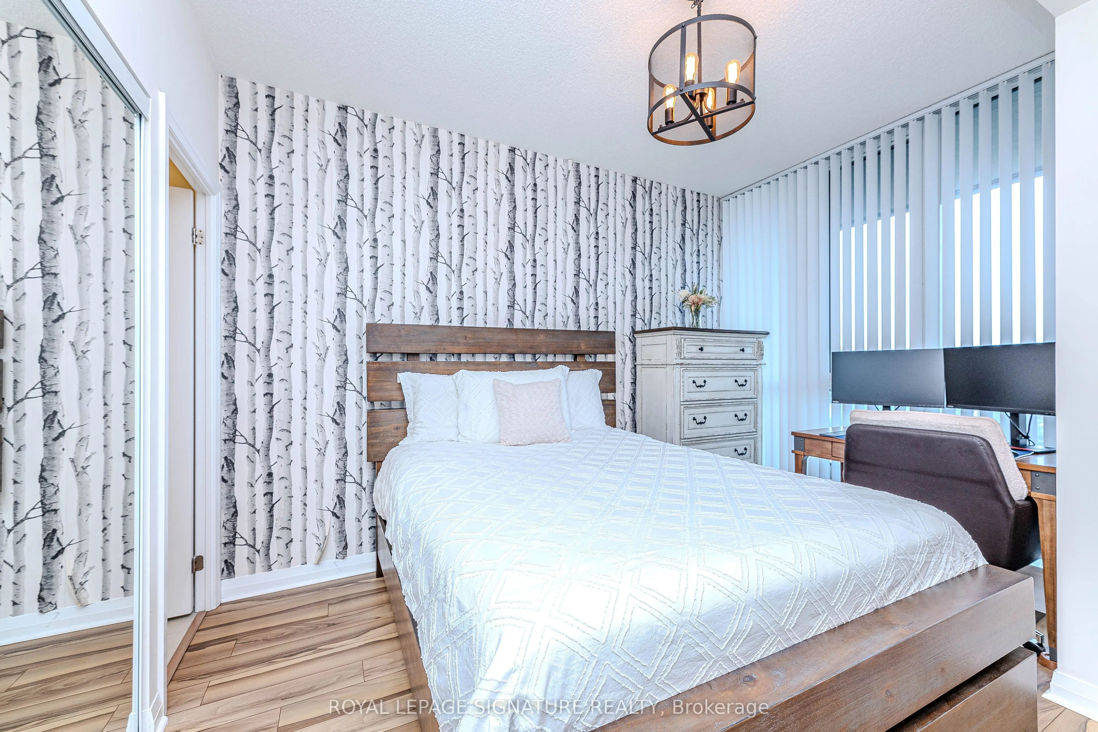 55 Eglinton Avenue W, #408
