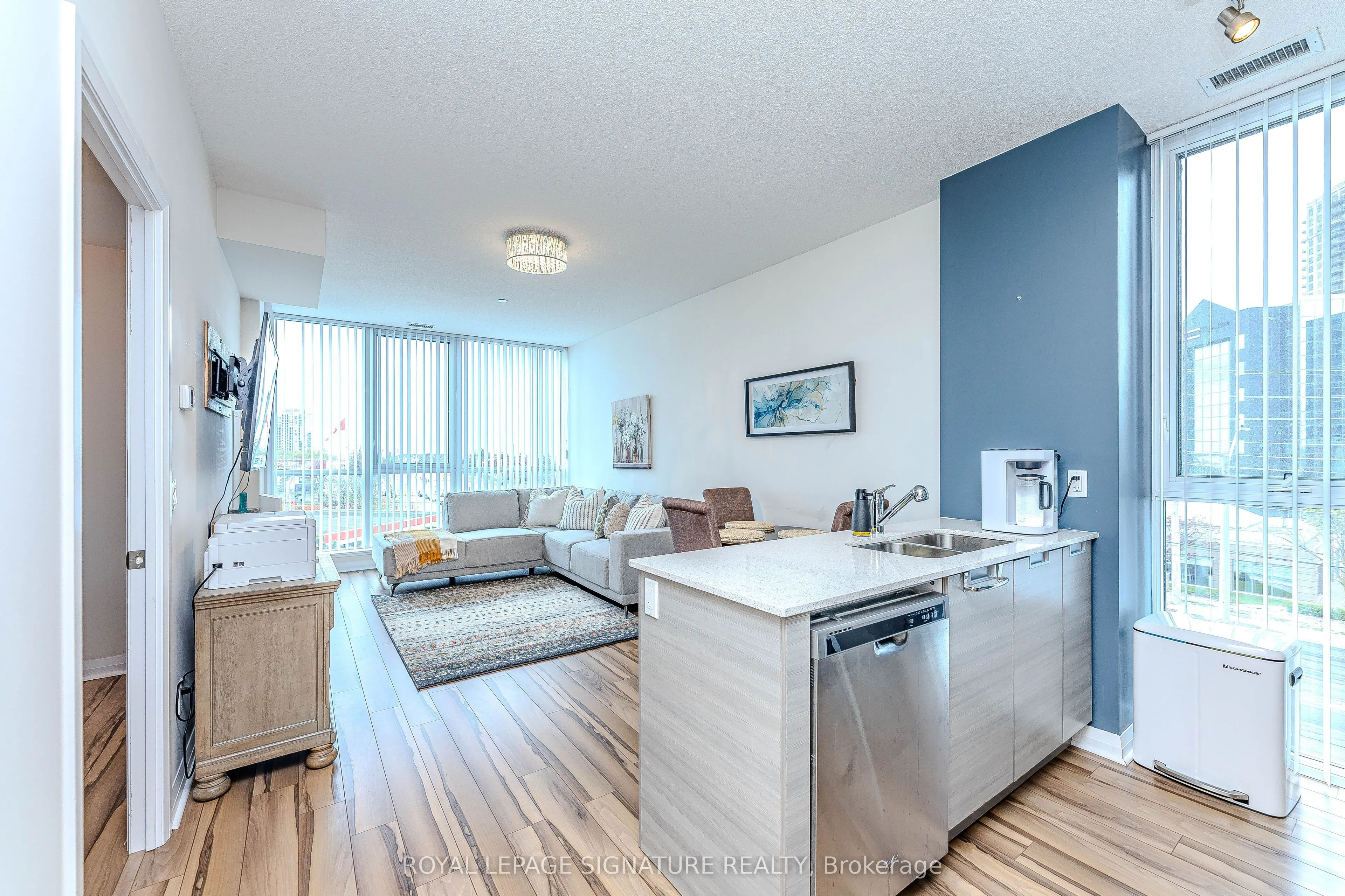 55 Eglinton Avenue W, #408