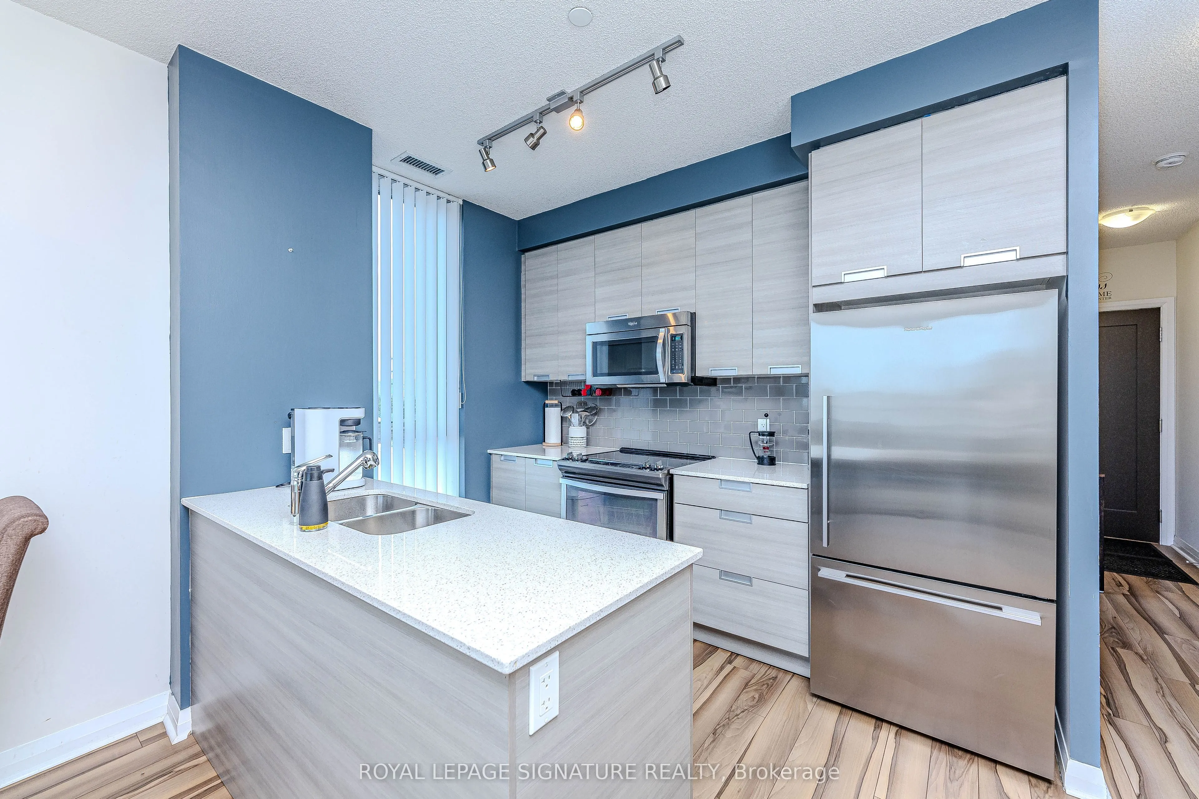 55 Eglinton Avenue W, #408