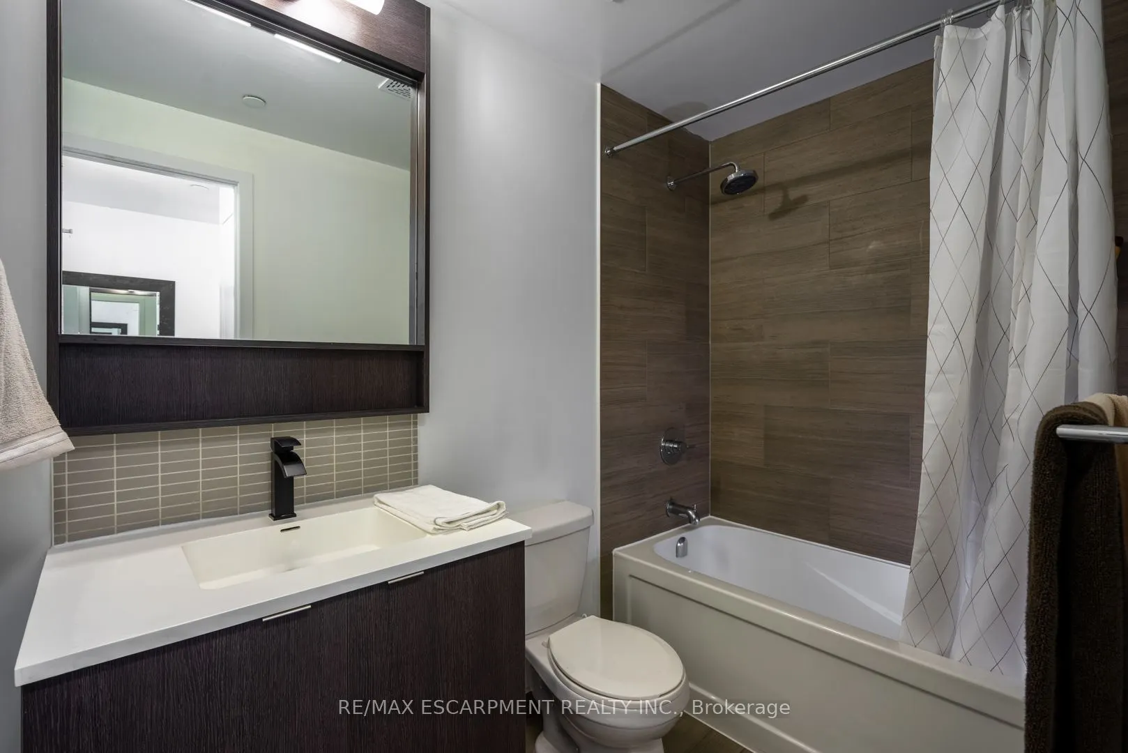 2560 Eglinton Avenue W, #1809