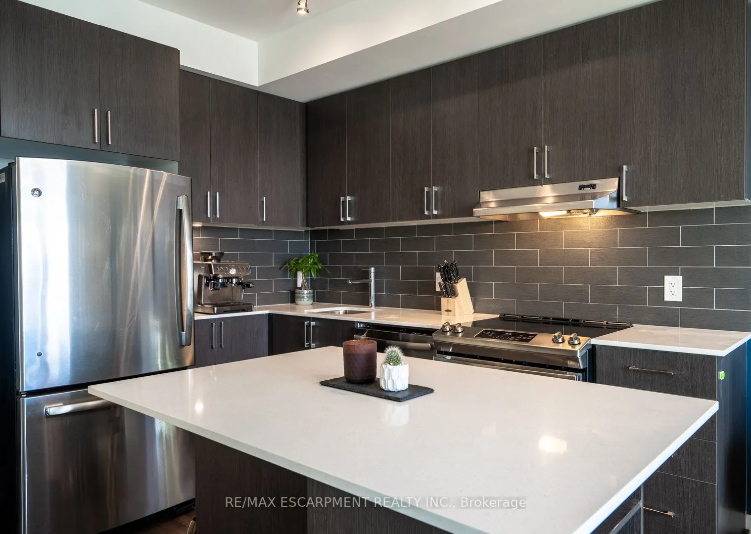 2560 Eglinton Avenue W, #1809
