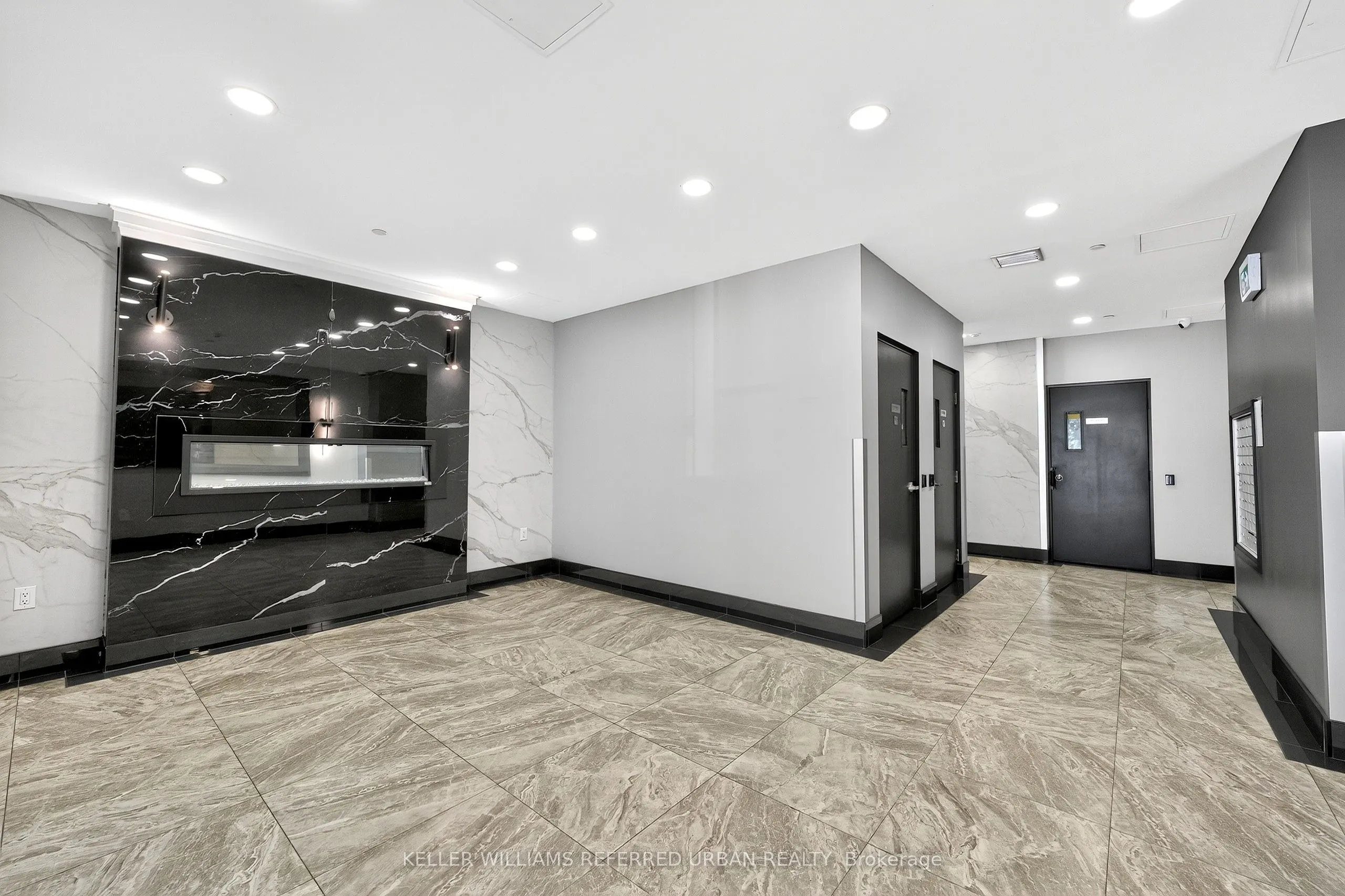 1881 Jane Street, #401