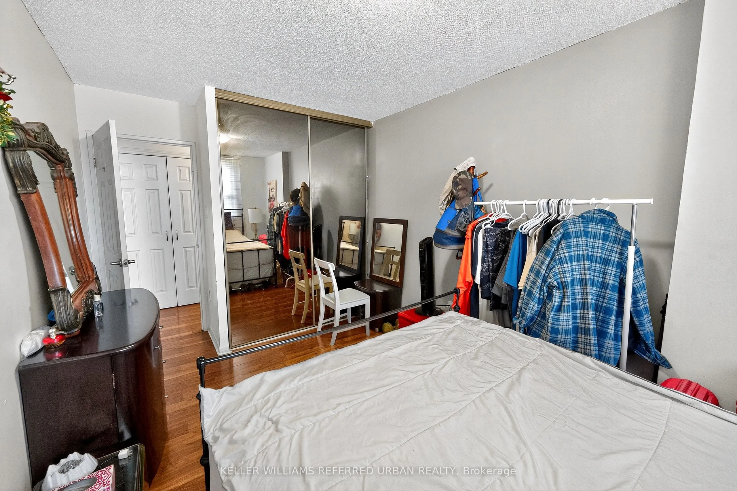 1881 Jane Street, #401