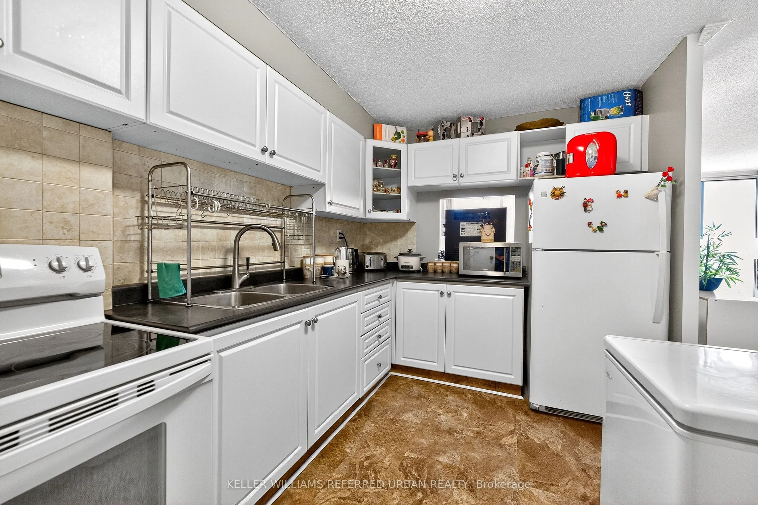 1881 Jane Street, #401