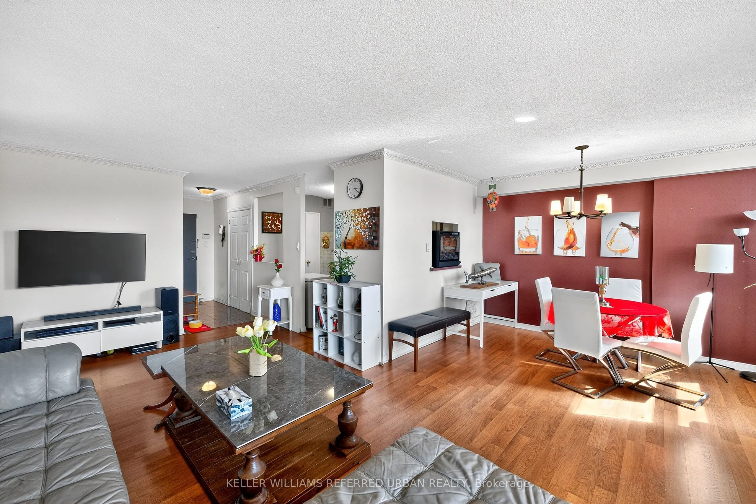 1881 Jane Street, #401