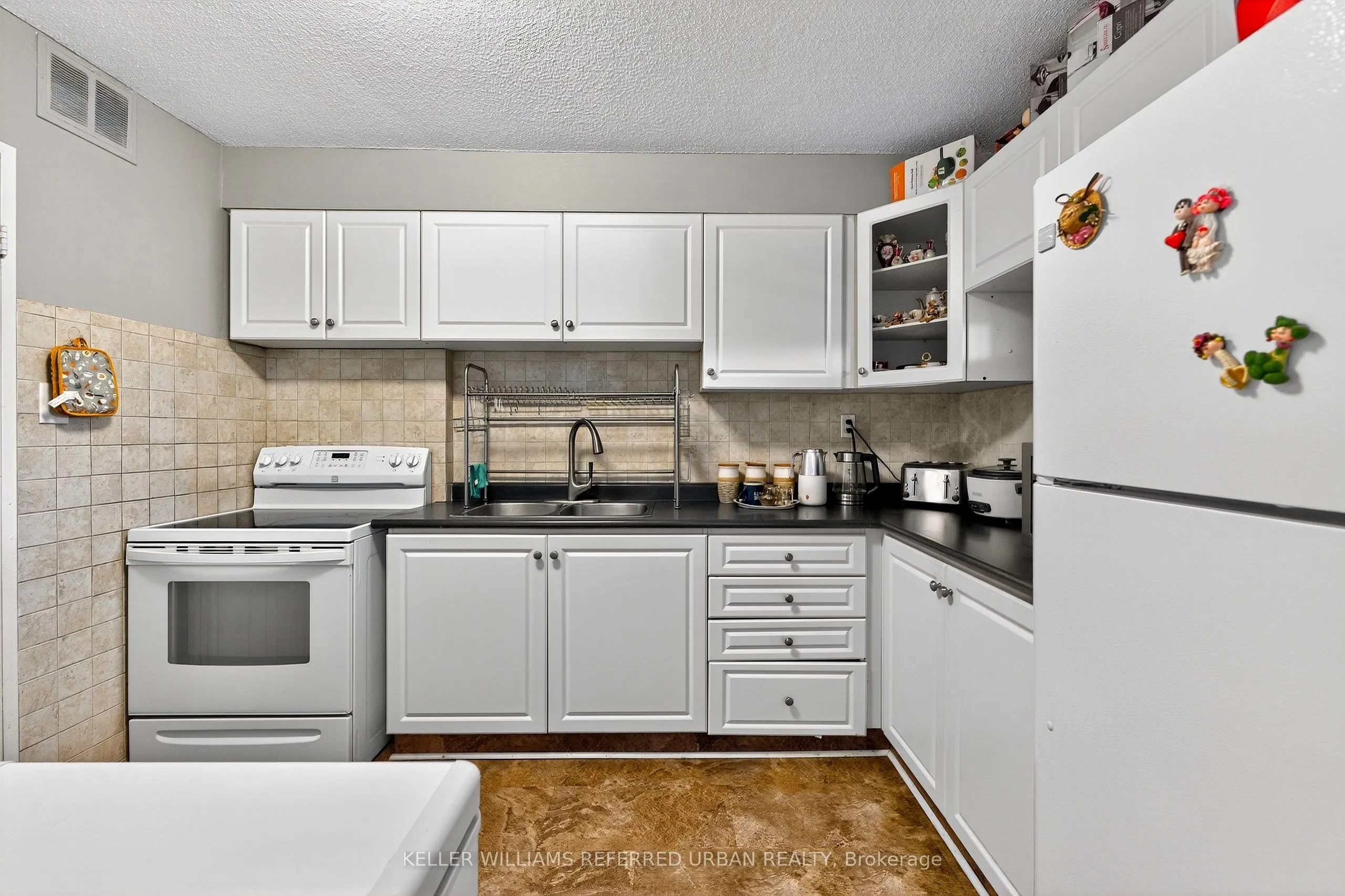 1881 Jane Street, #401