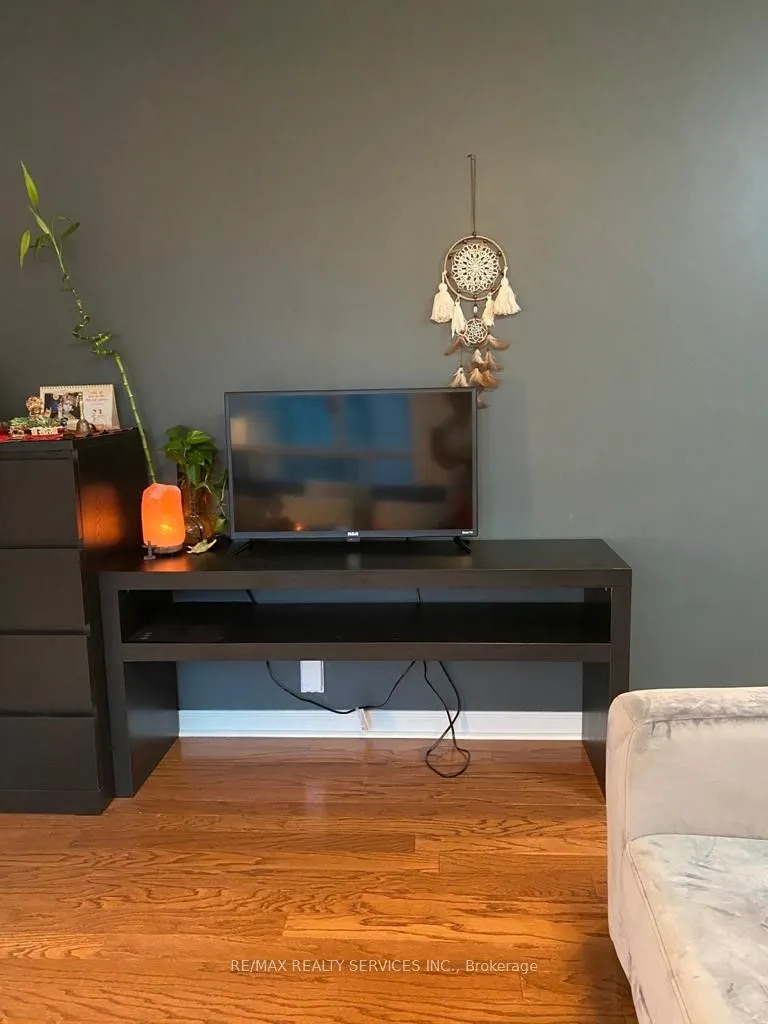 2545 Erin Centre Boulevard, #1610