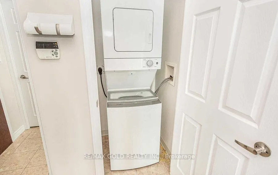 208 Enfield Place, #3008