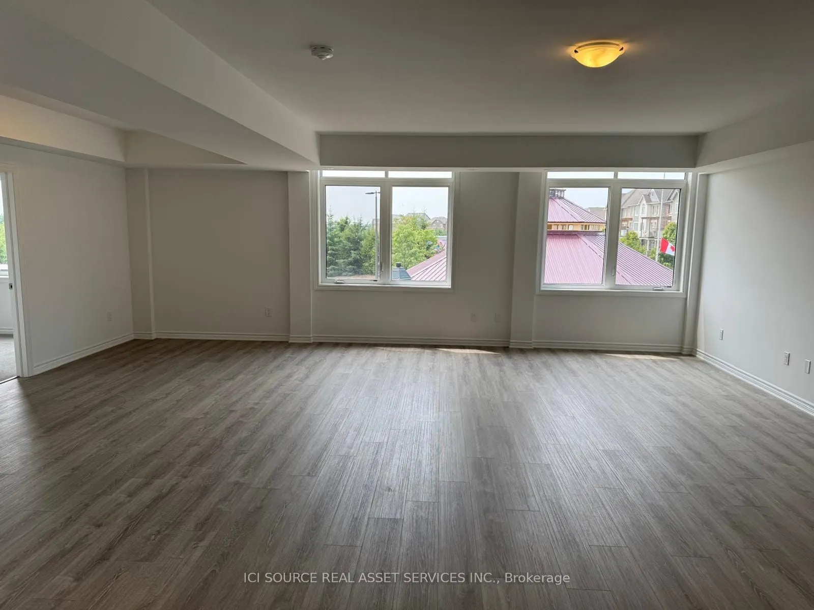 439 Dougall Avenue, #203