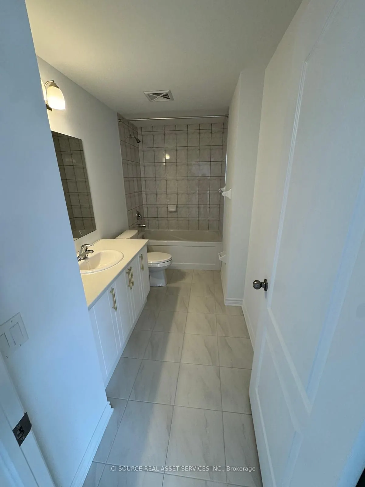 439 Dougall Avenue, #203