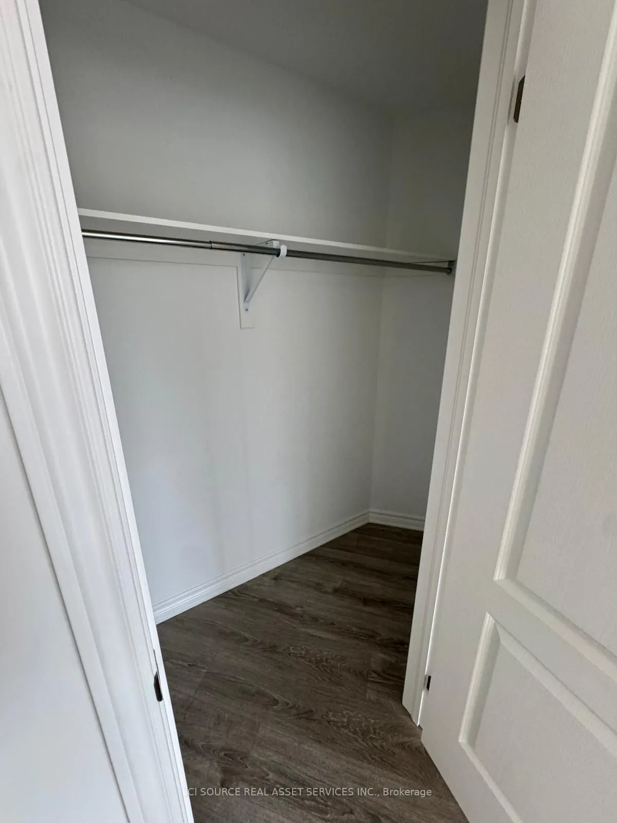 439 Dougall Avenue, #203