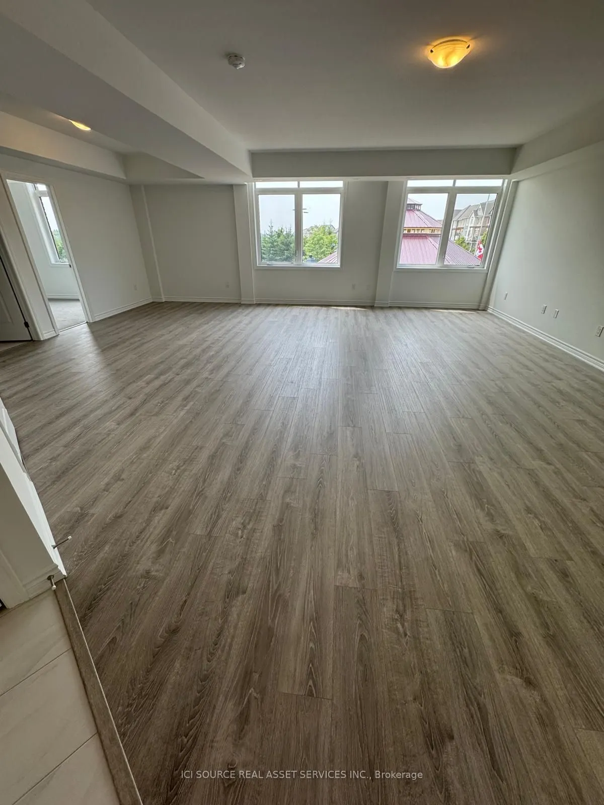 439 Dougall Avenue, #203