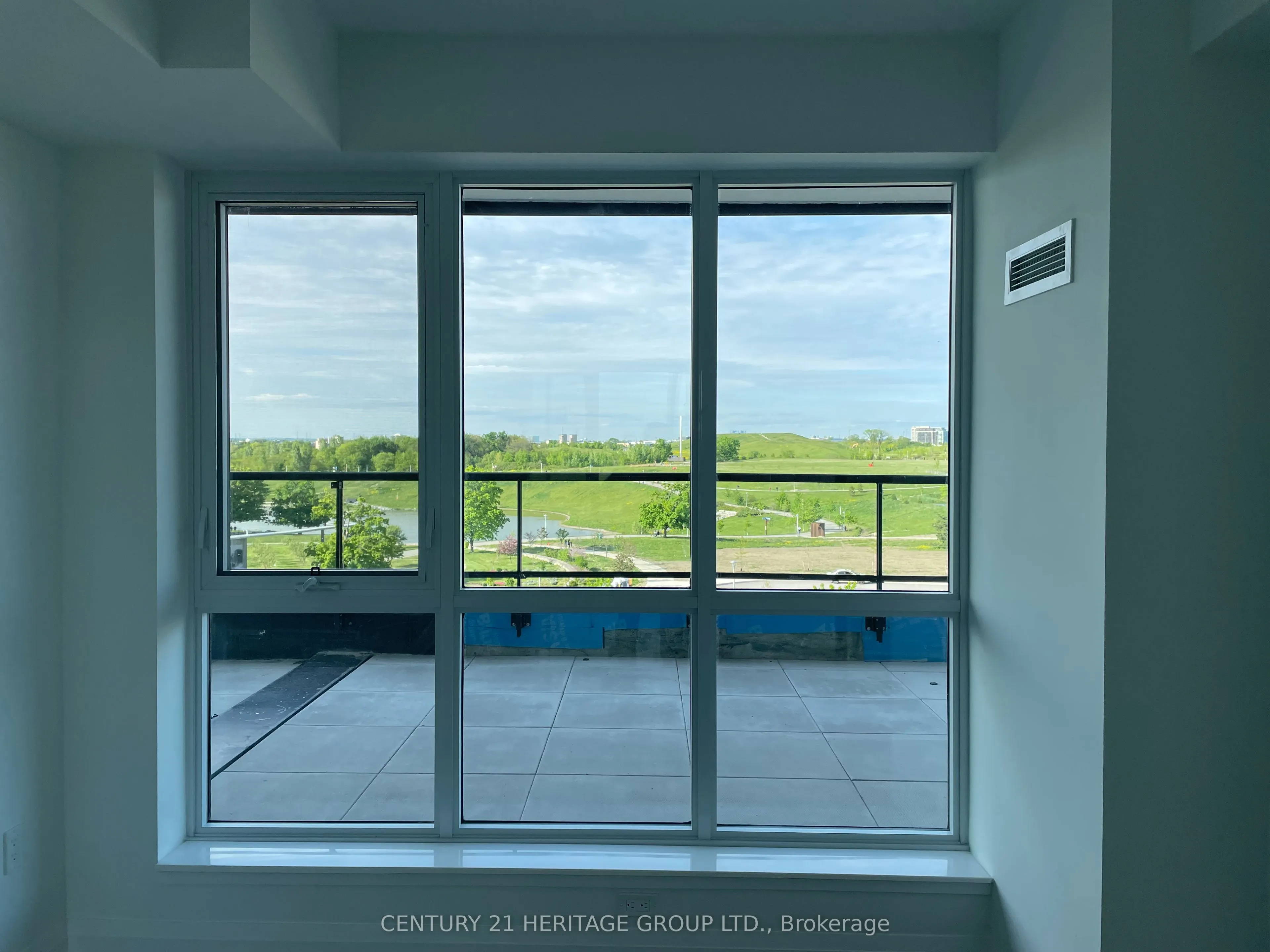 60 George Butchart Drive, #404