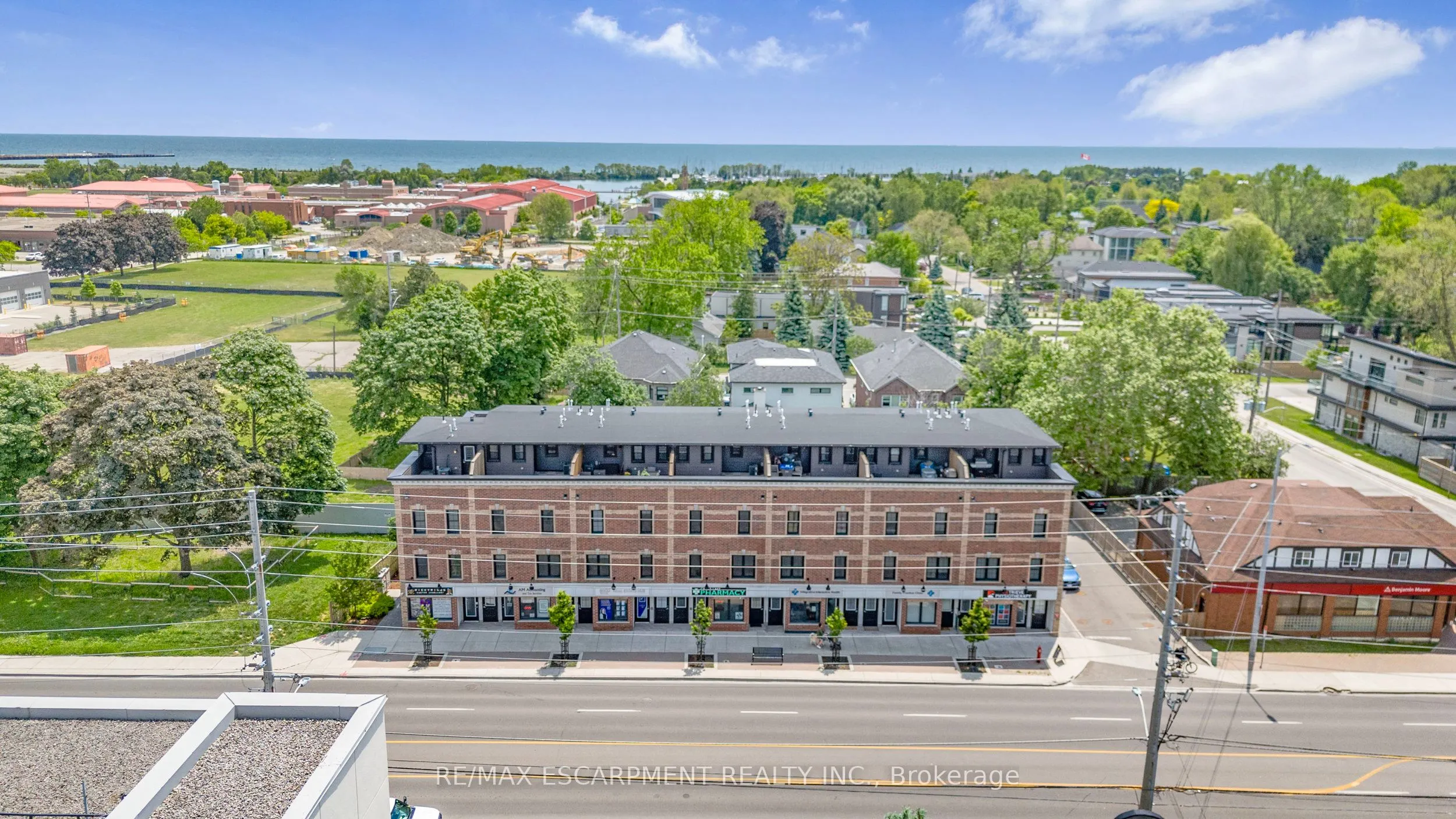 760 Lakeshore Road E, #206