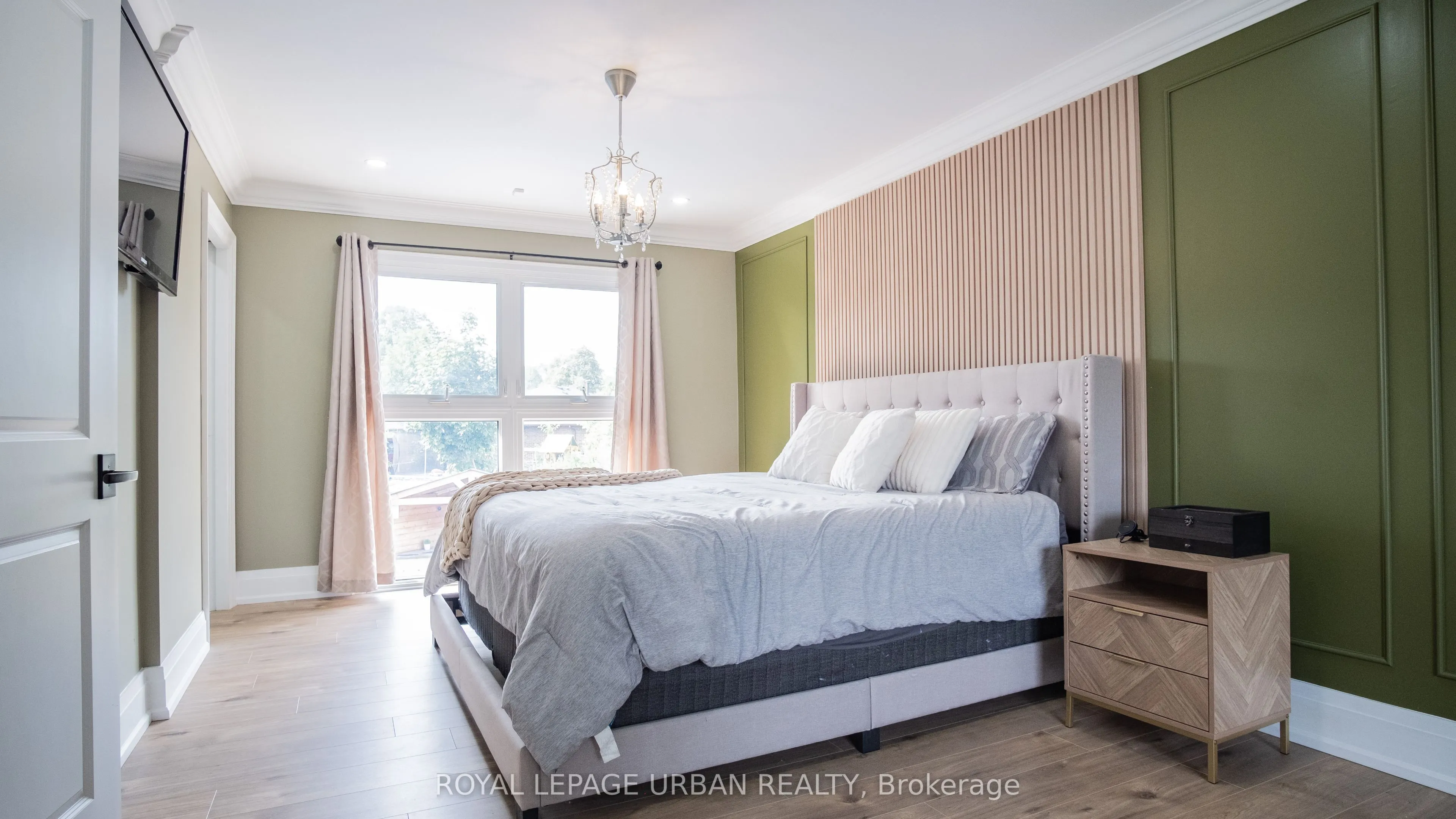 4 Deerfield Crescent