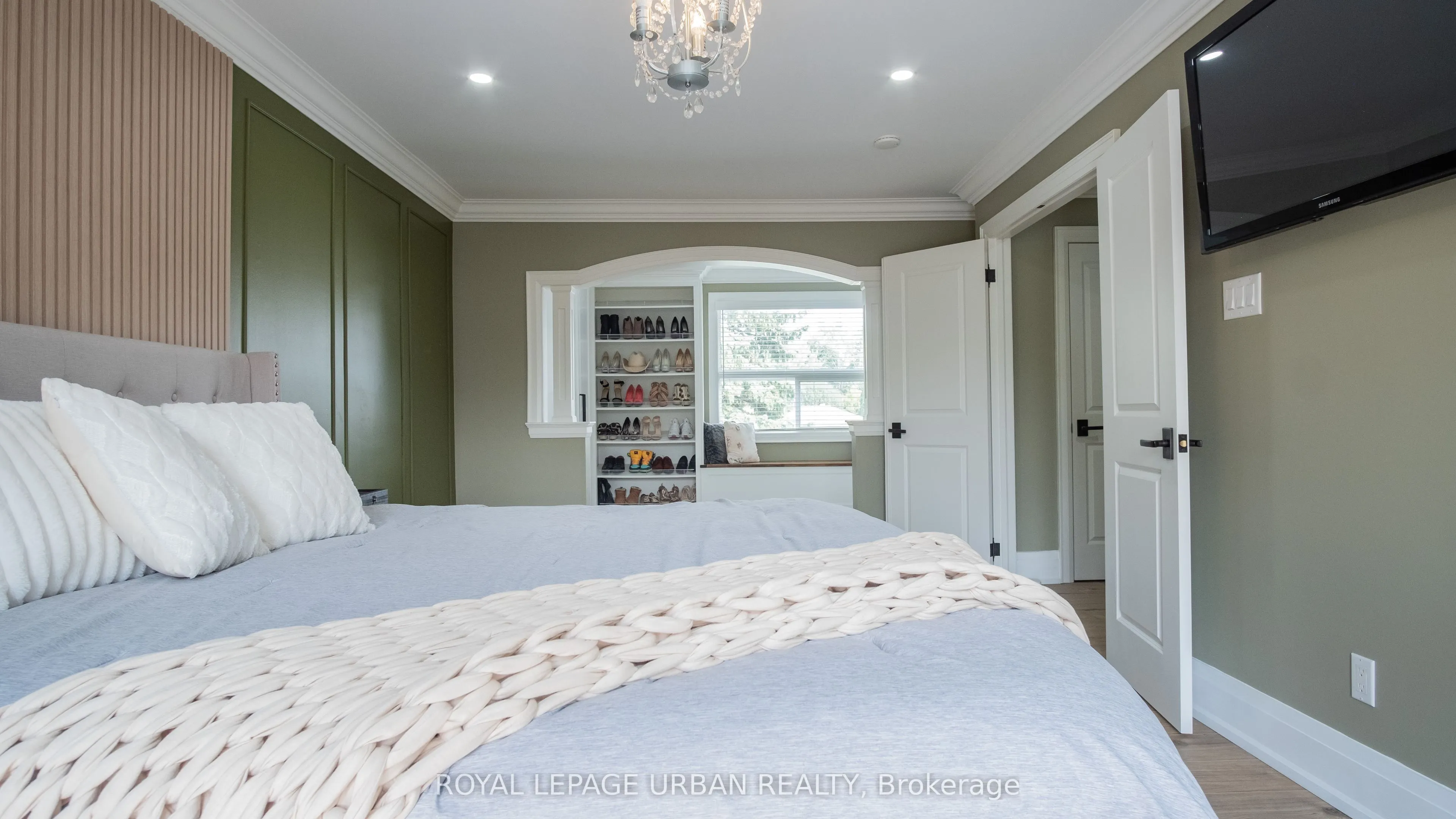 4 Deerfield Crescent
