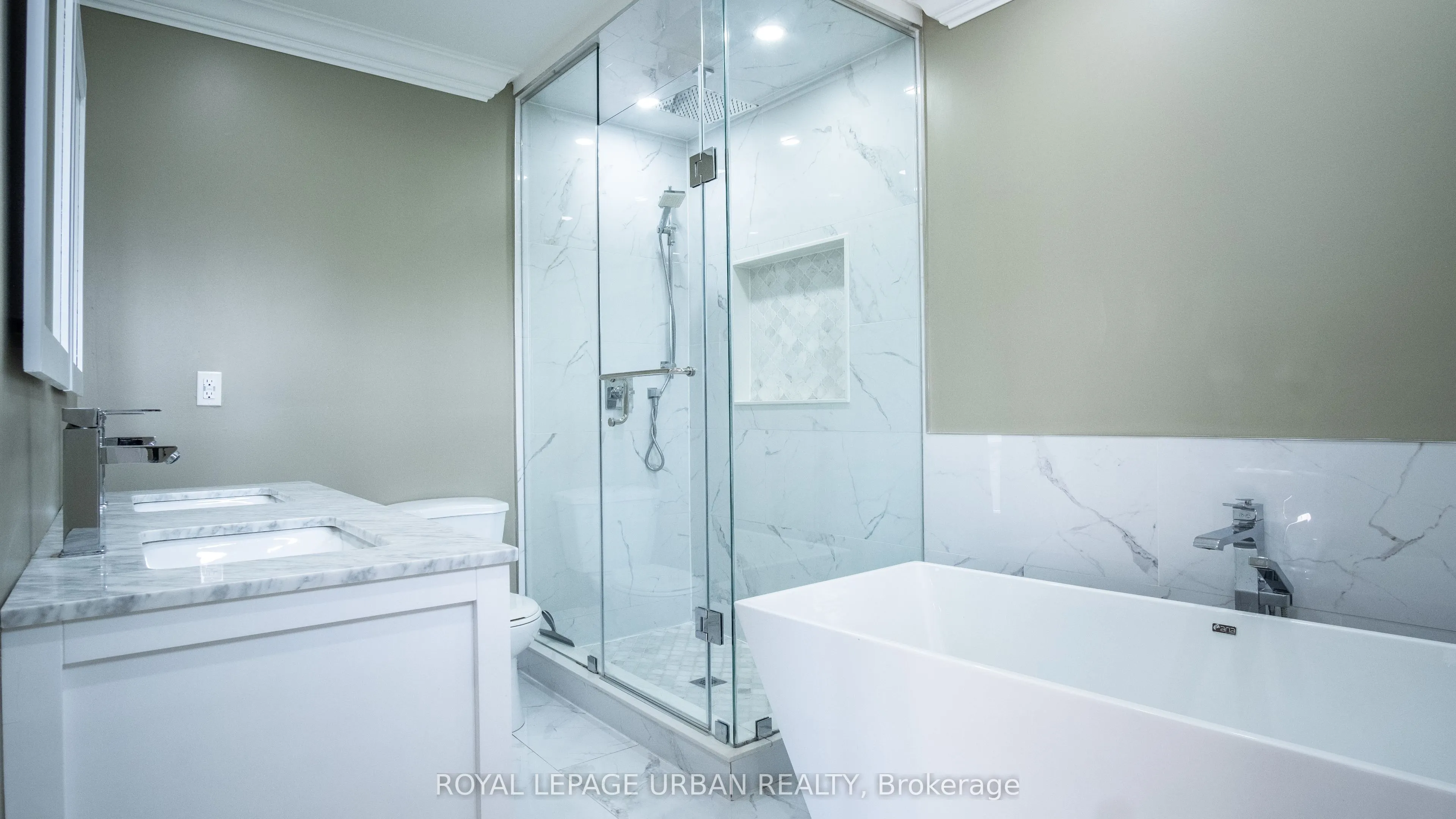 4 Deerfield Crescent