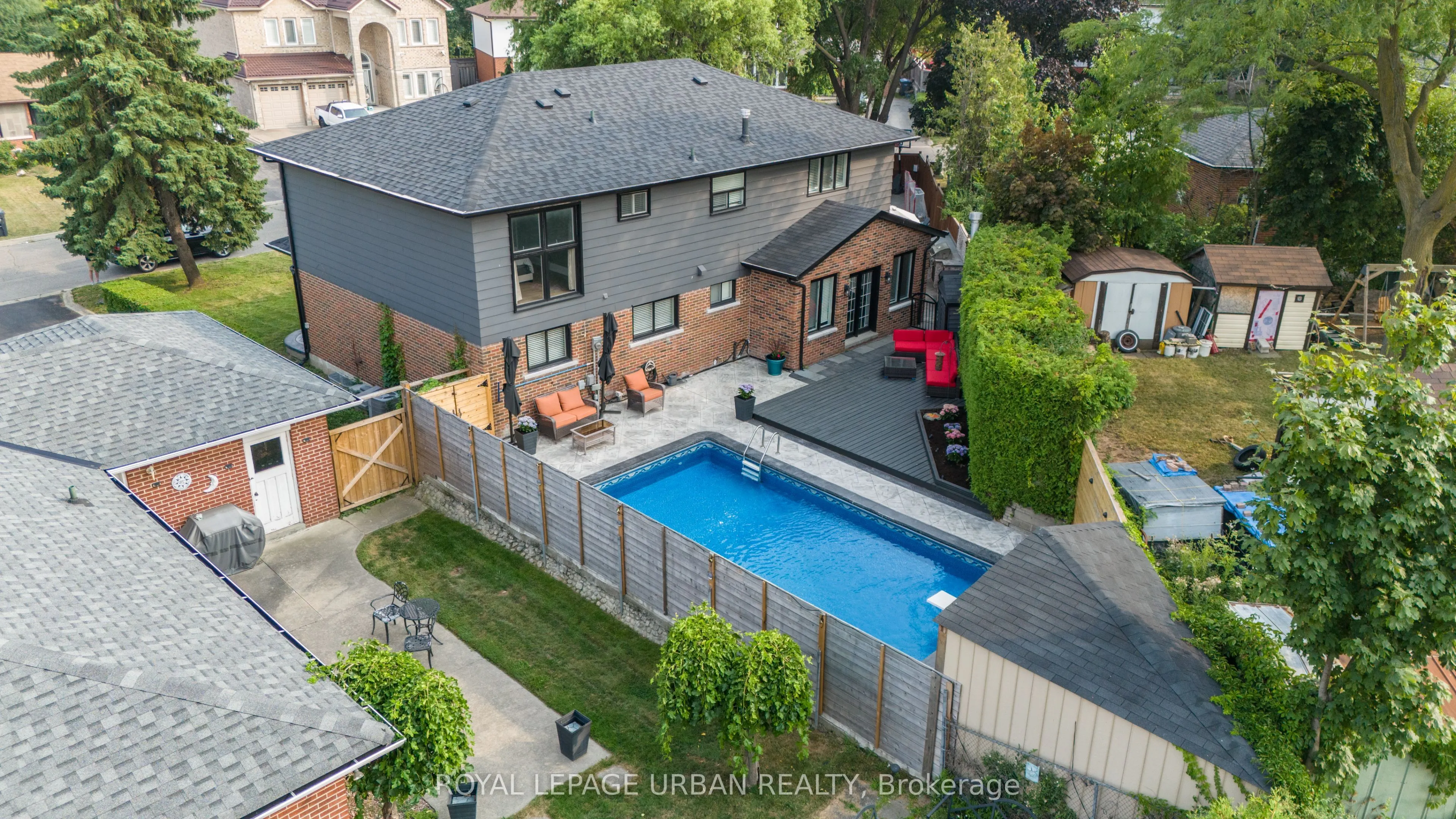 4 Deerfield Crescent