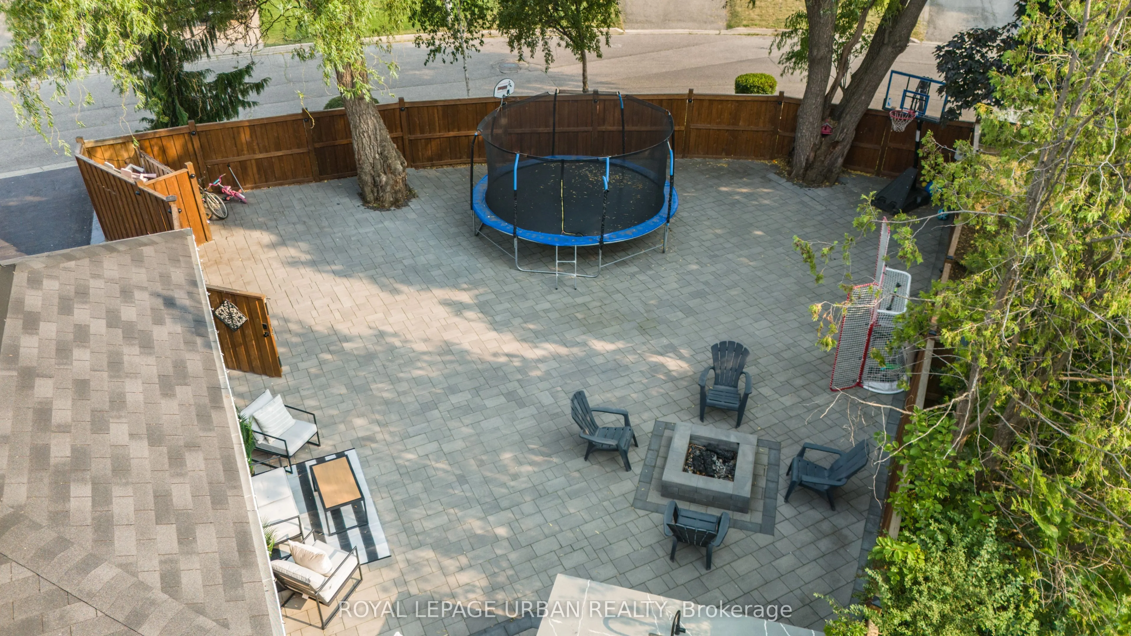 4 Deerfield Crescent