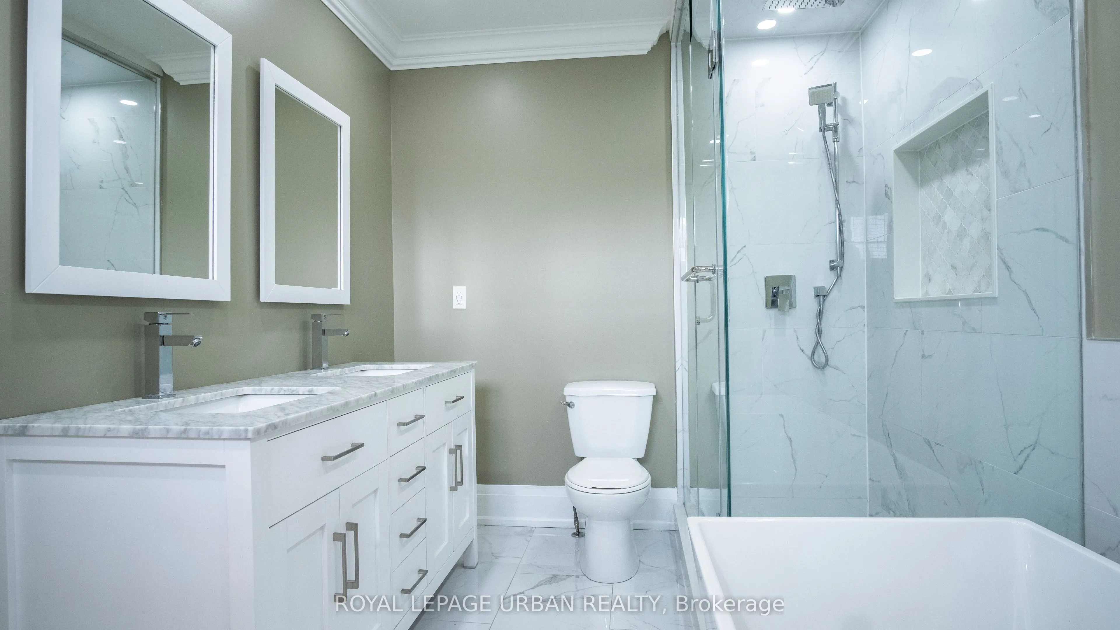 4 Deerfield Crescent