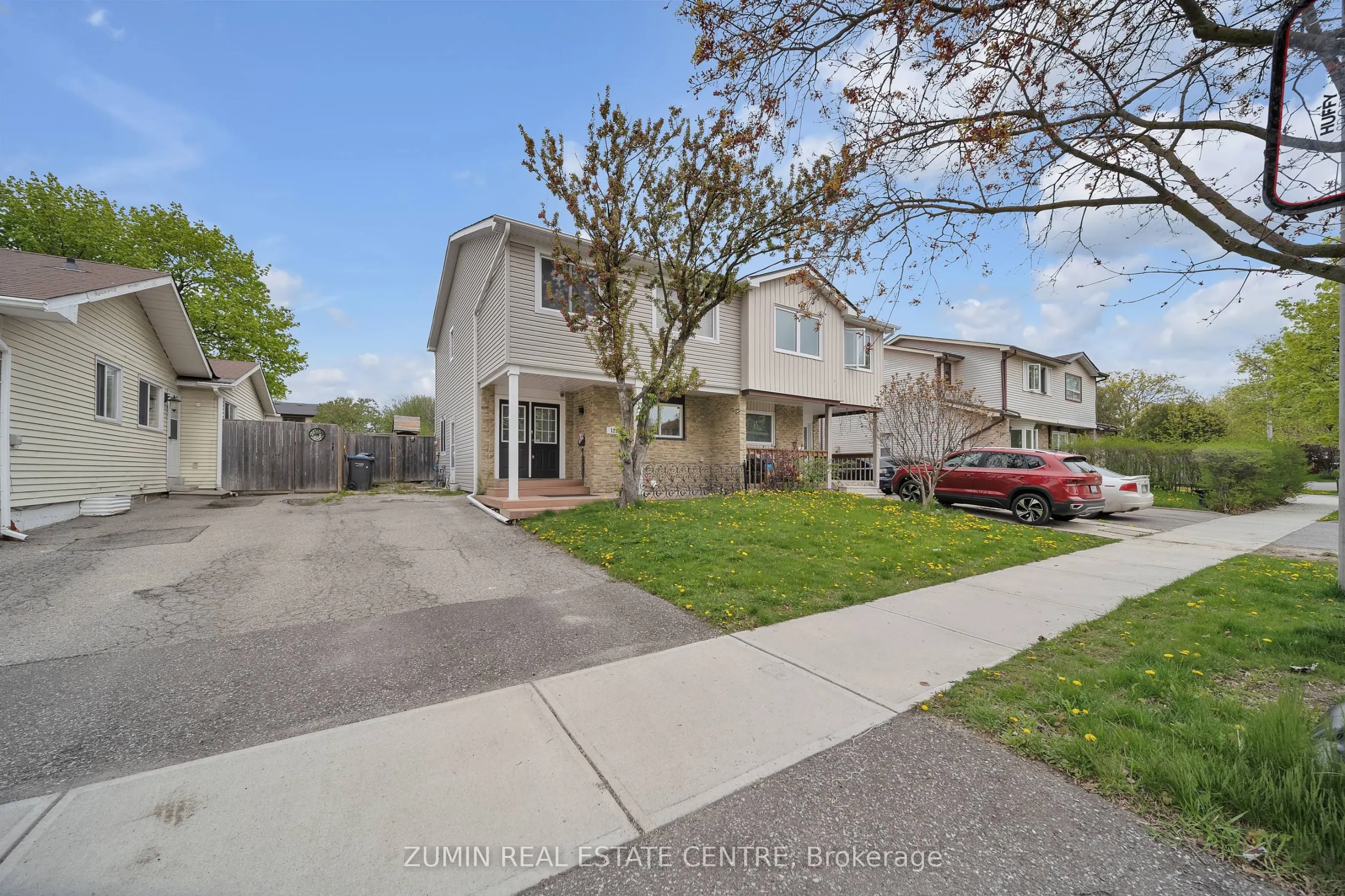 121 Carberry Crescent