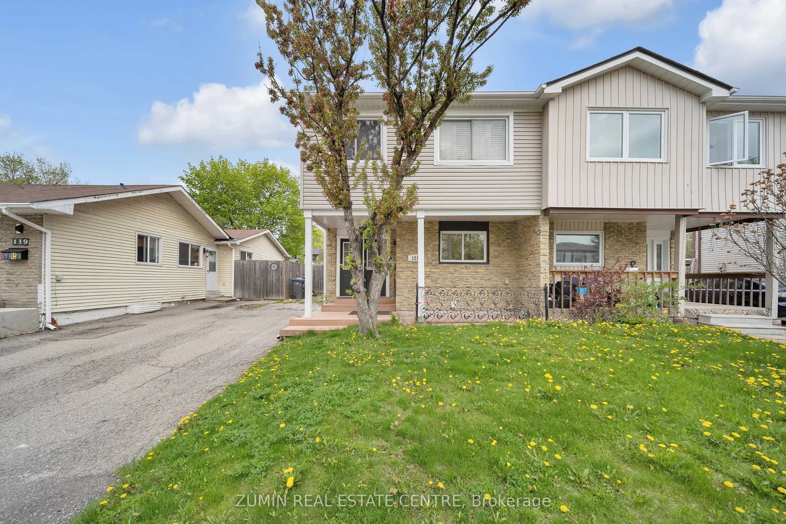 121 Carberry Crescent