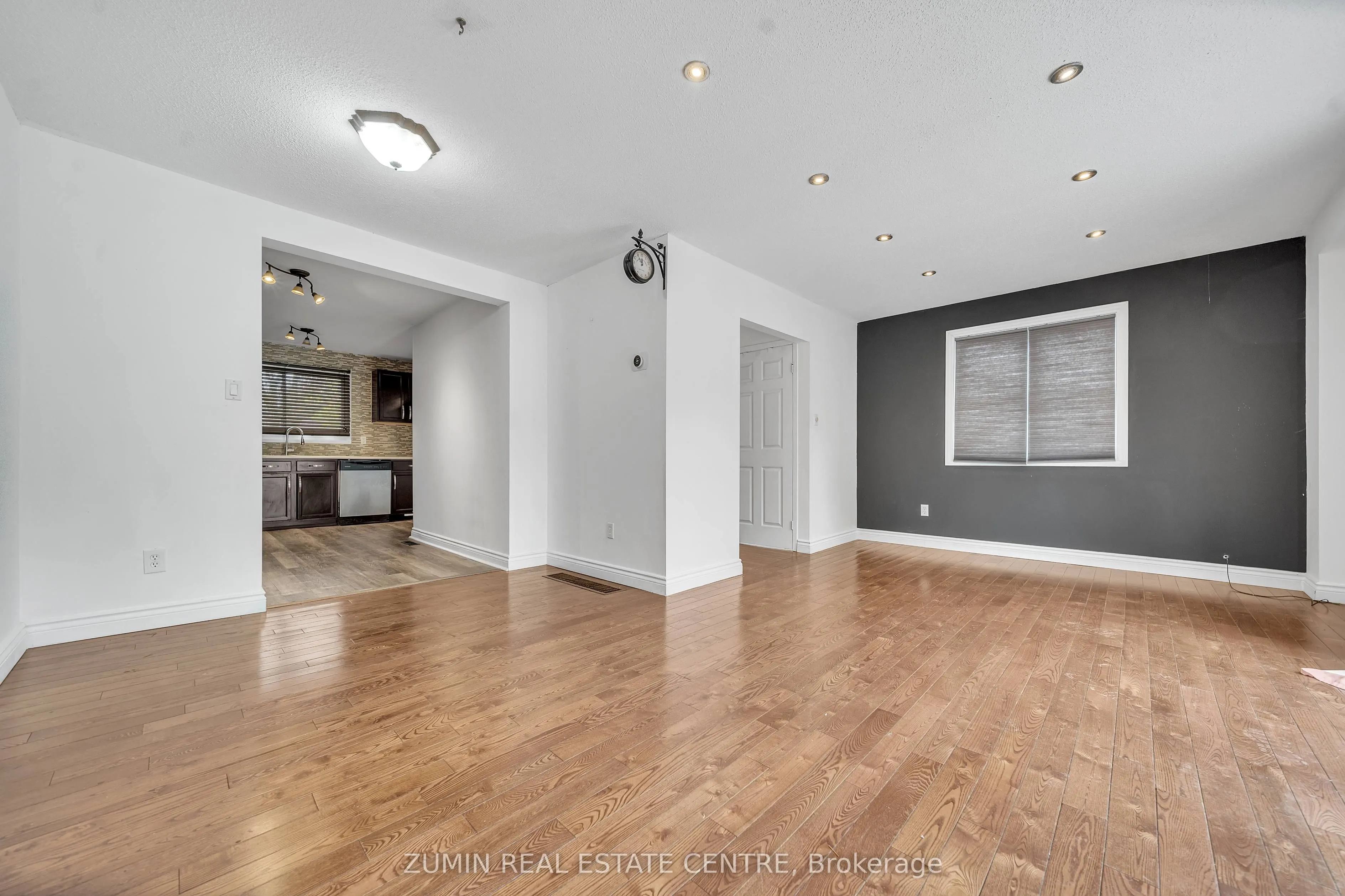 121 Carberry Crescent