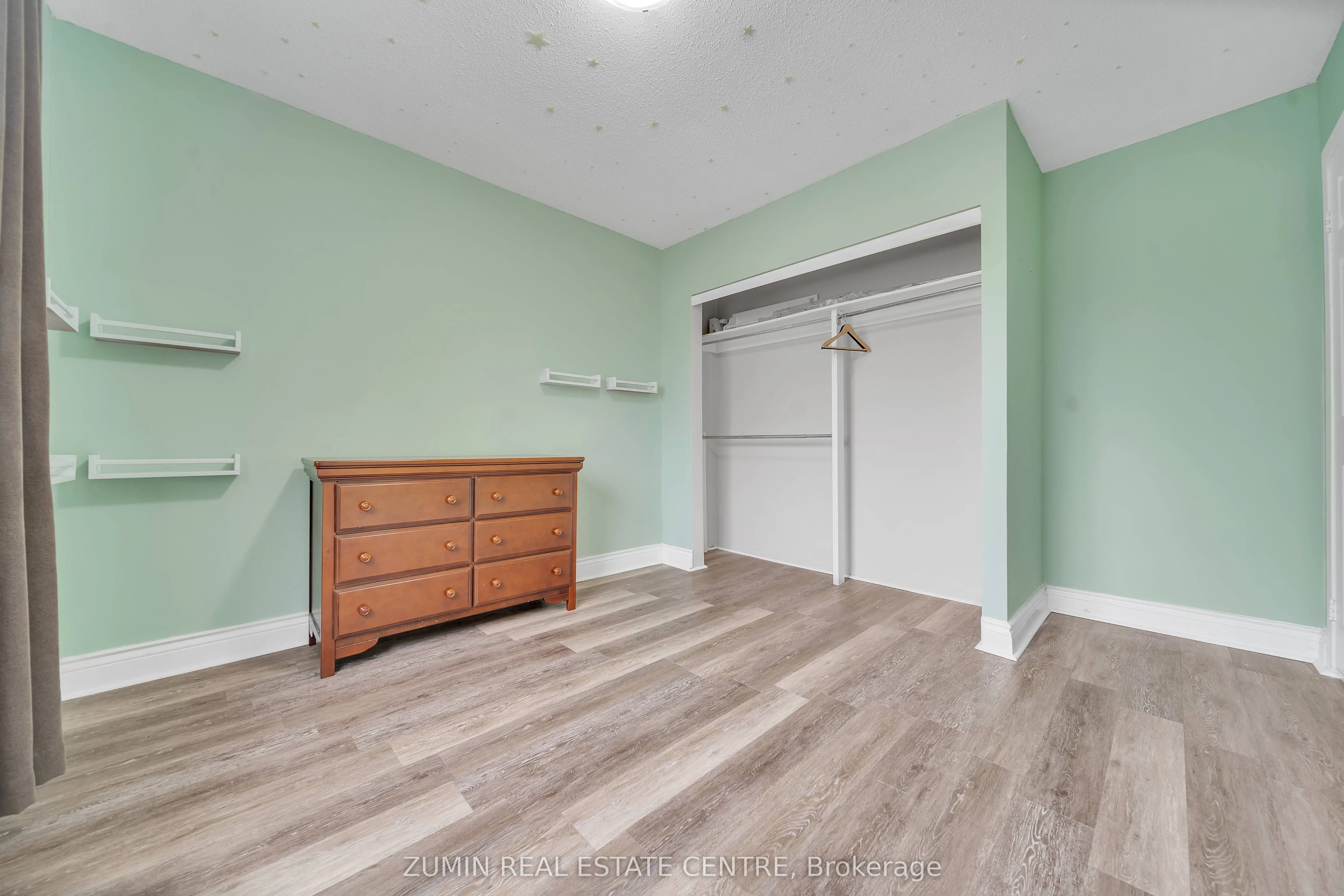 121 Carberry Crescent