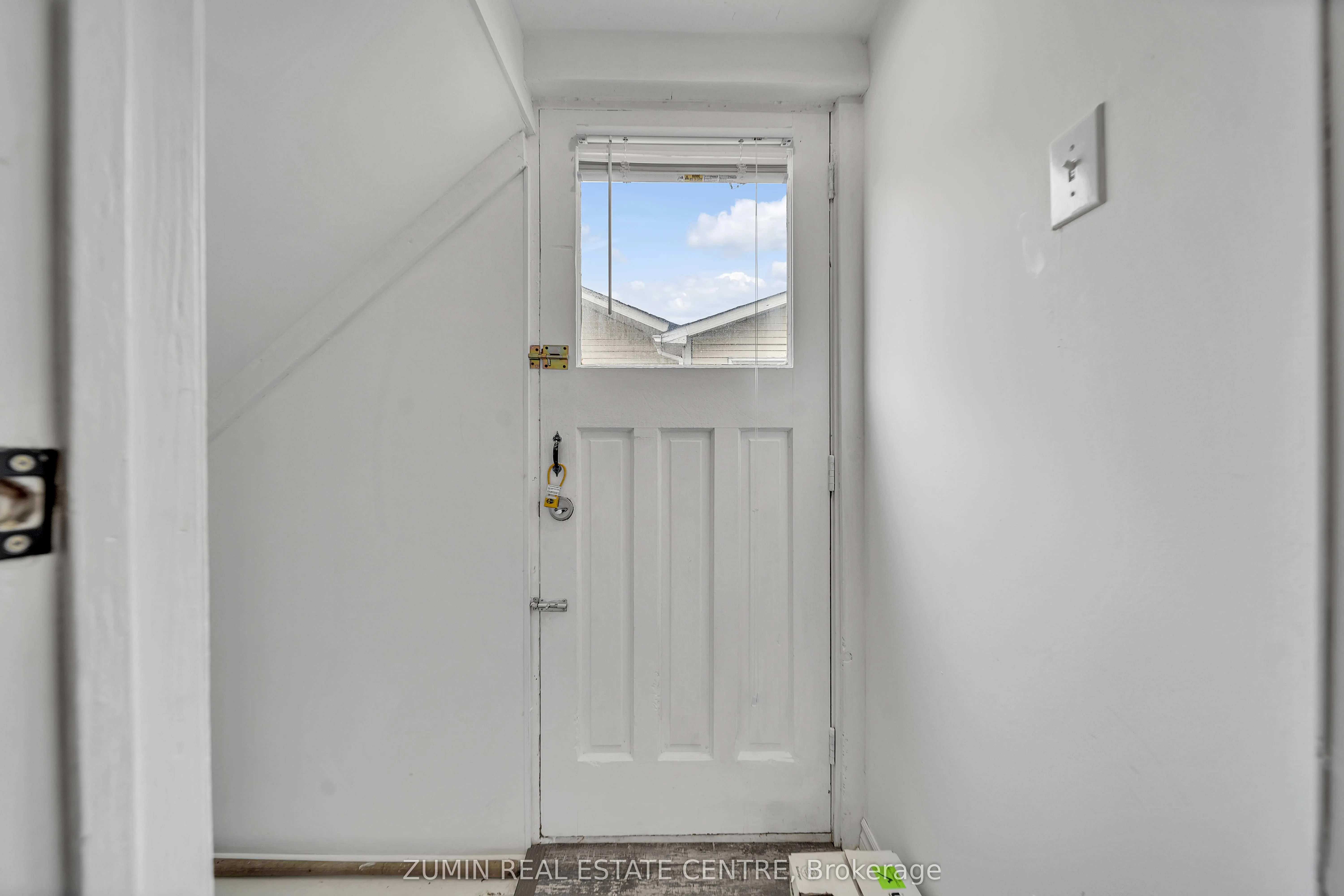 121 Carberry Crescent