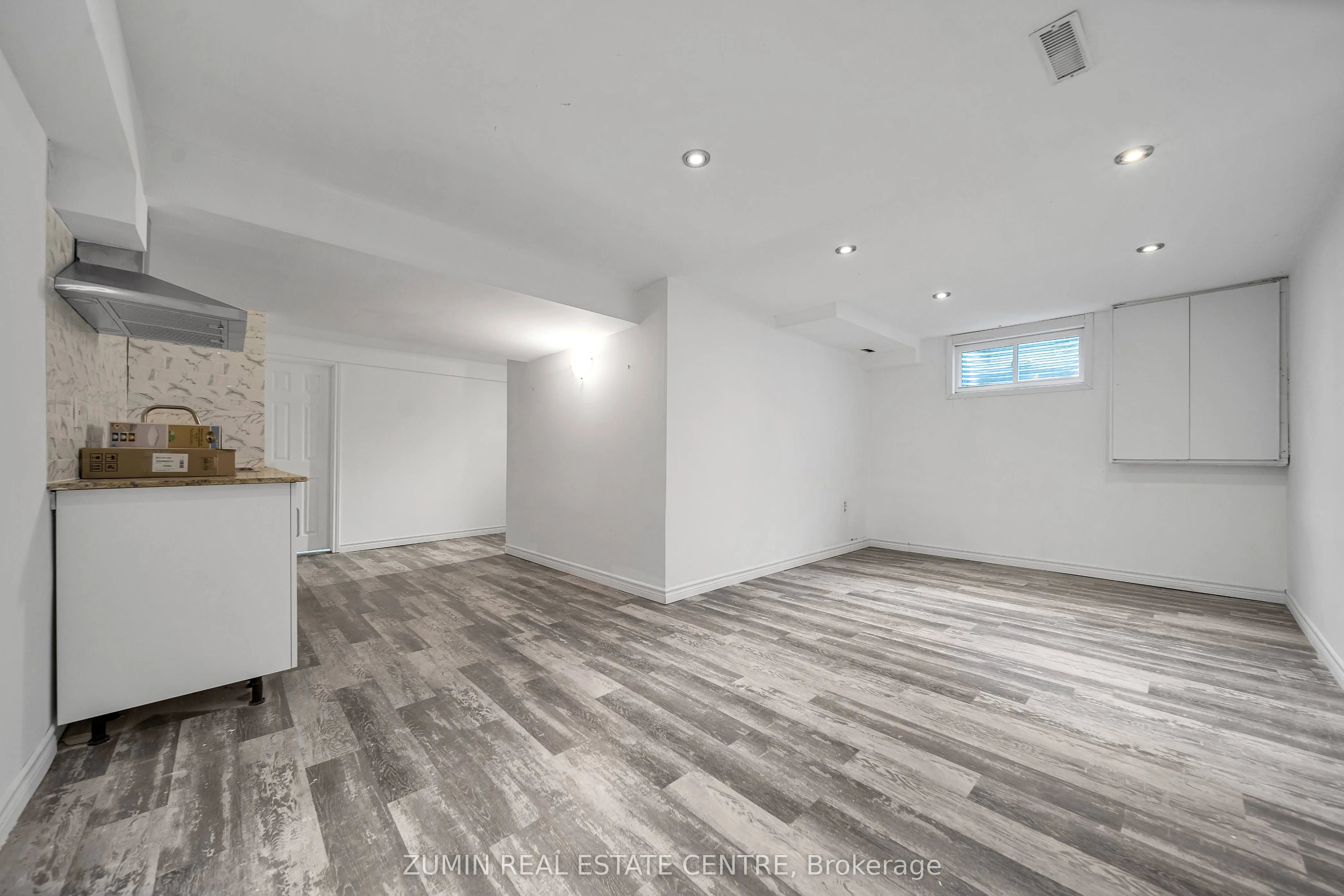 121 Carberry Crescent