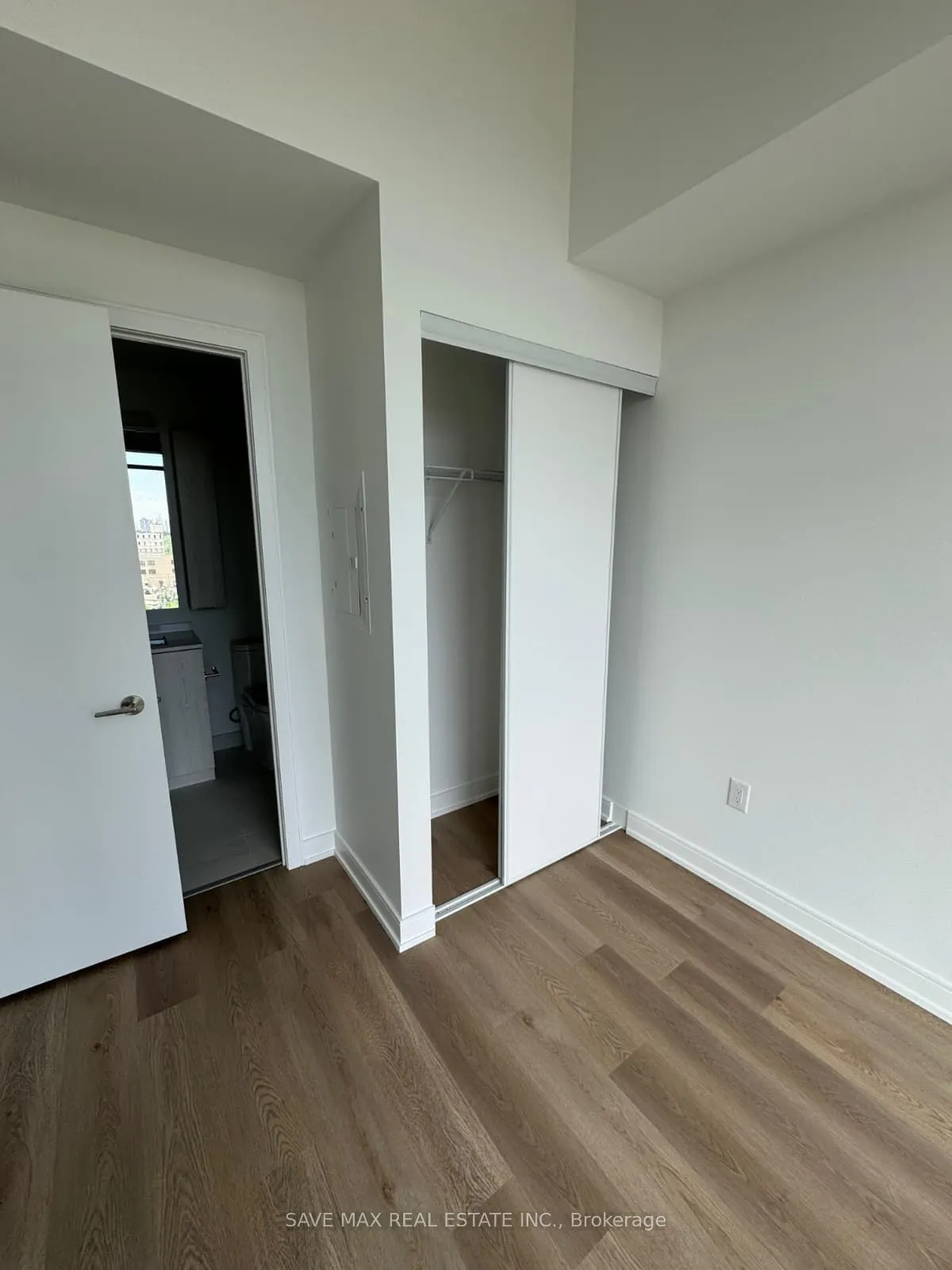 89 Dundas St Street W, #729