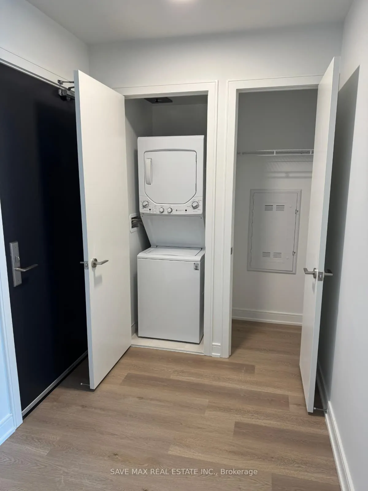 89 Dundas St Street W, #729