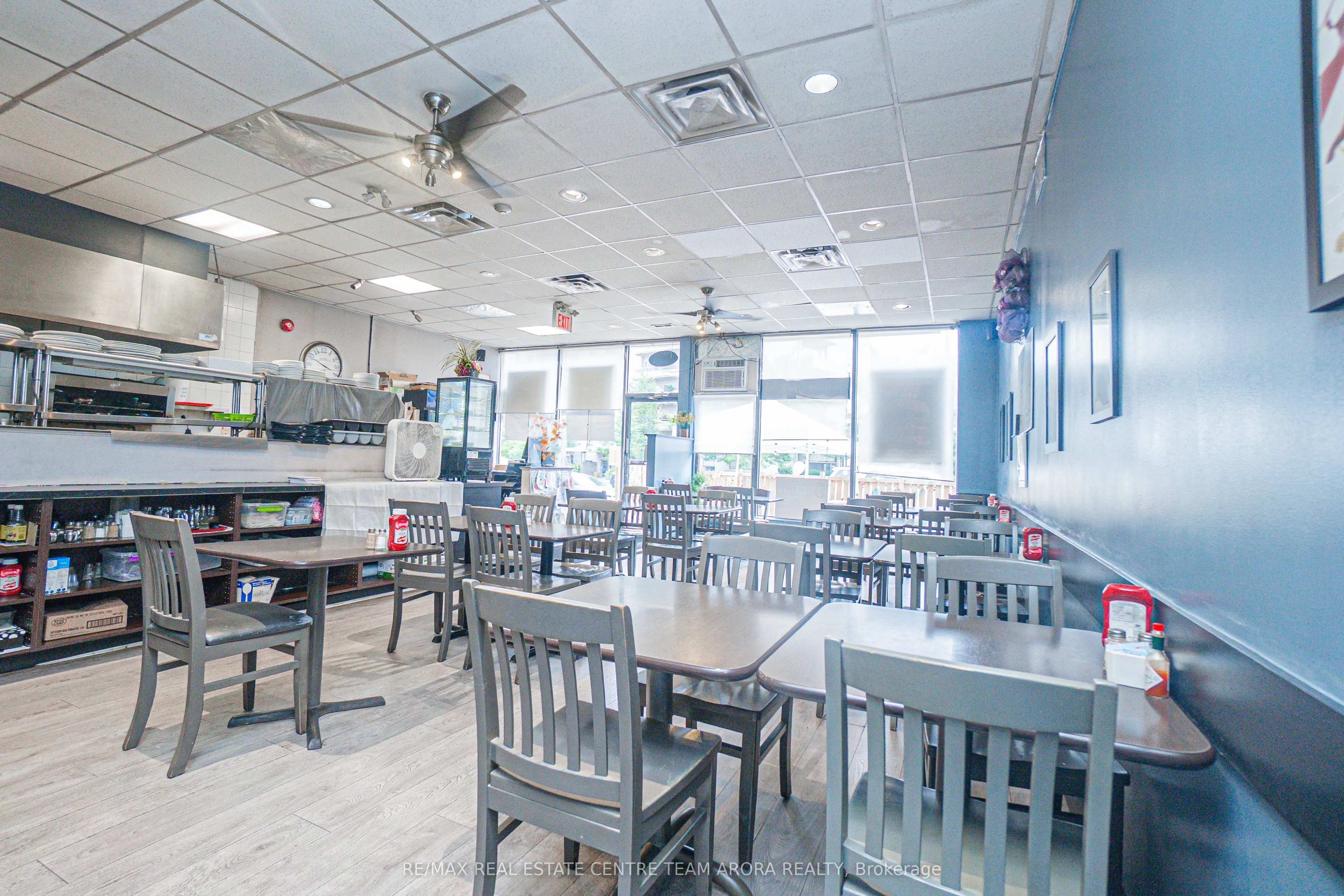 360 Lakeshore Road W