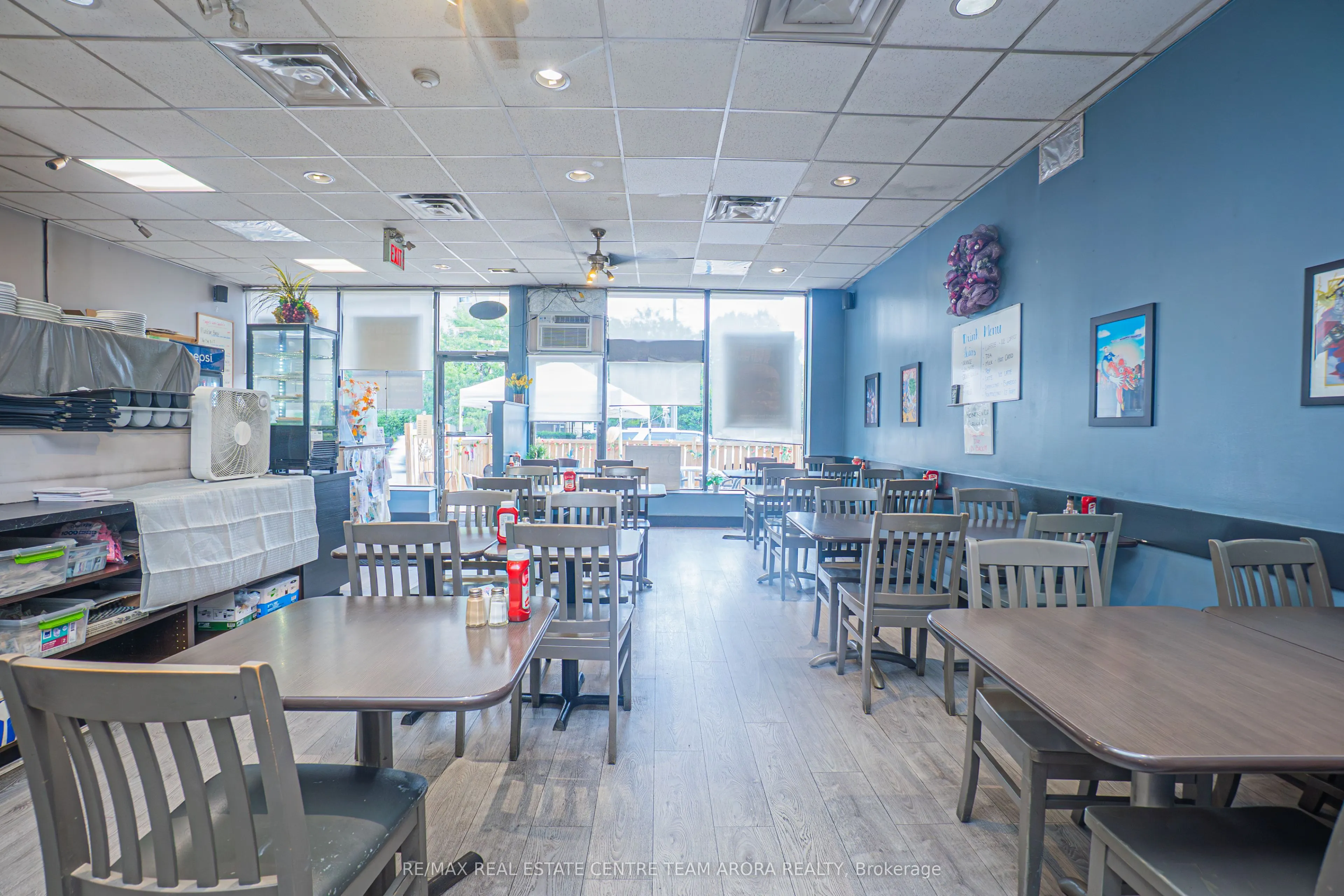 360 Lakeshore Road W