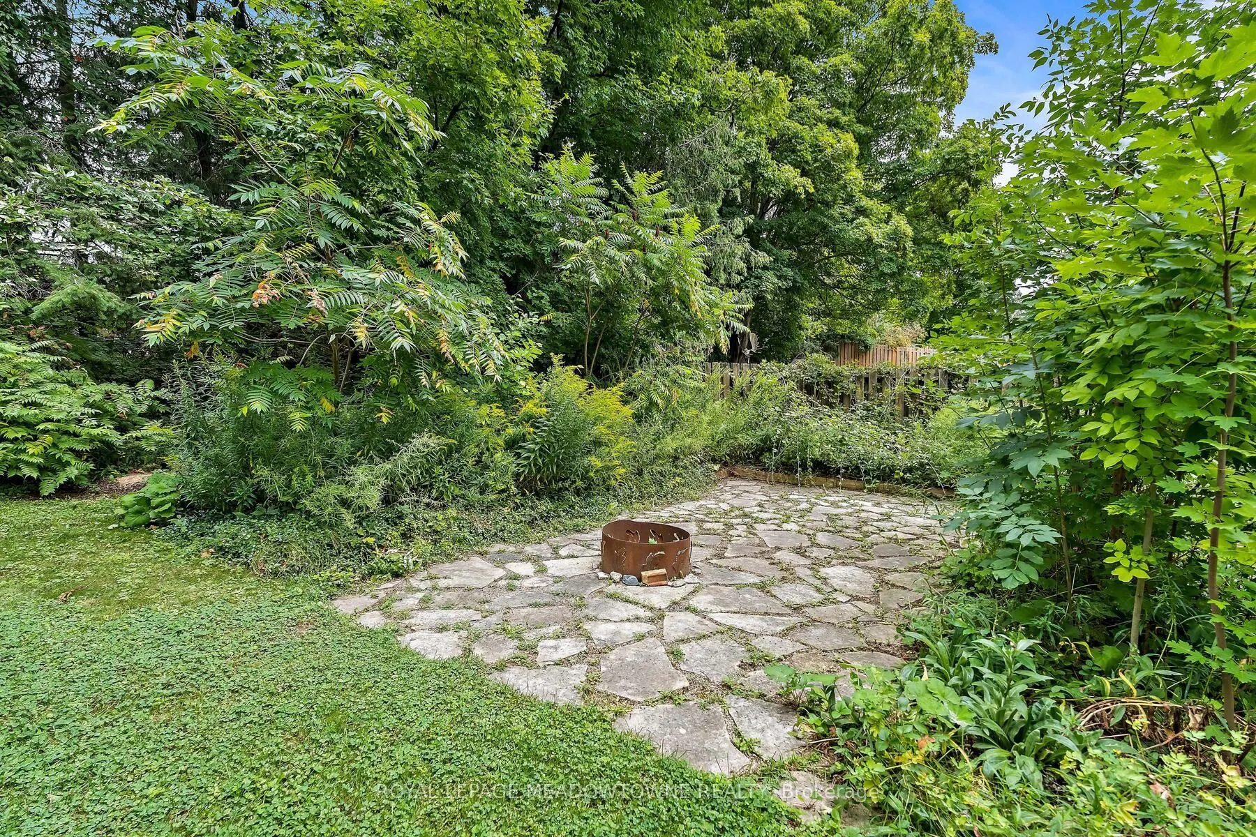 11369 22 Side Road