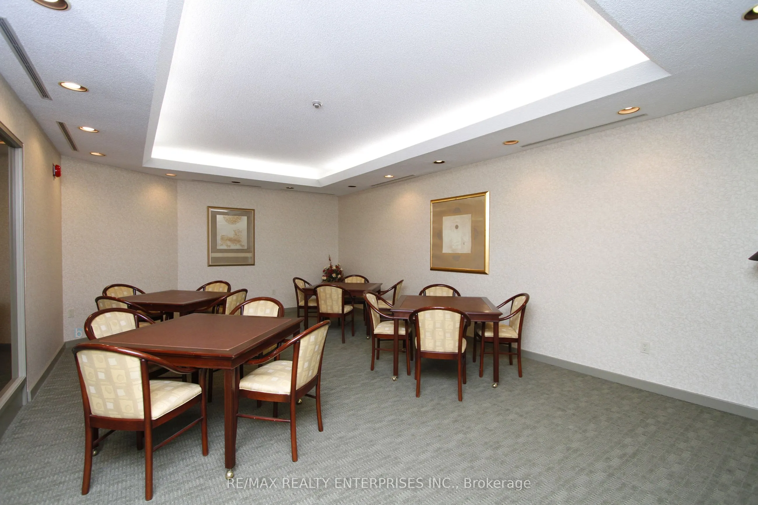 1700 The Collegeway, #402