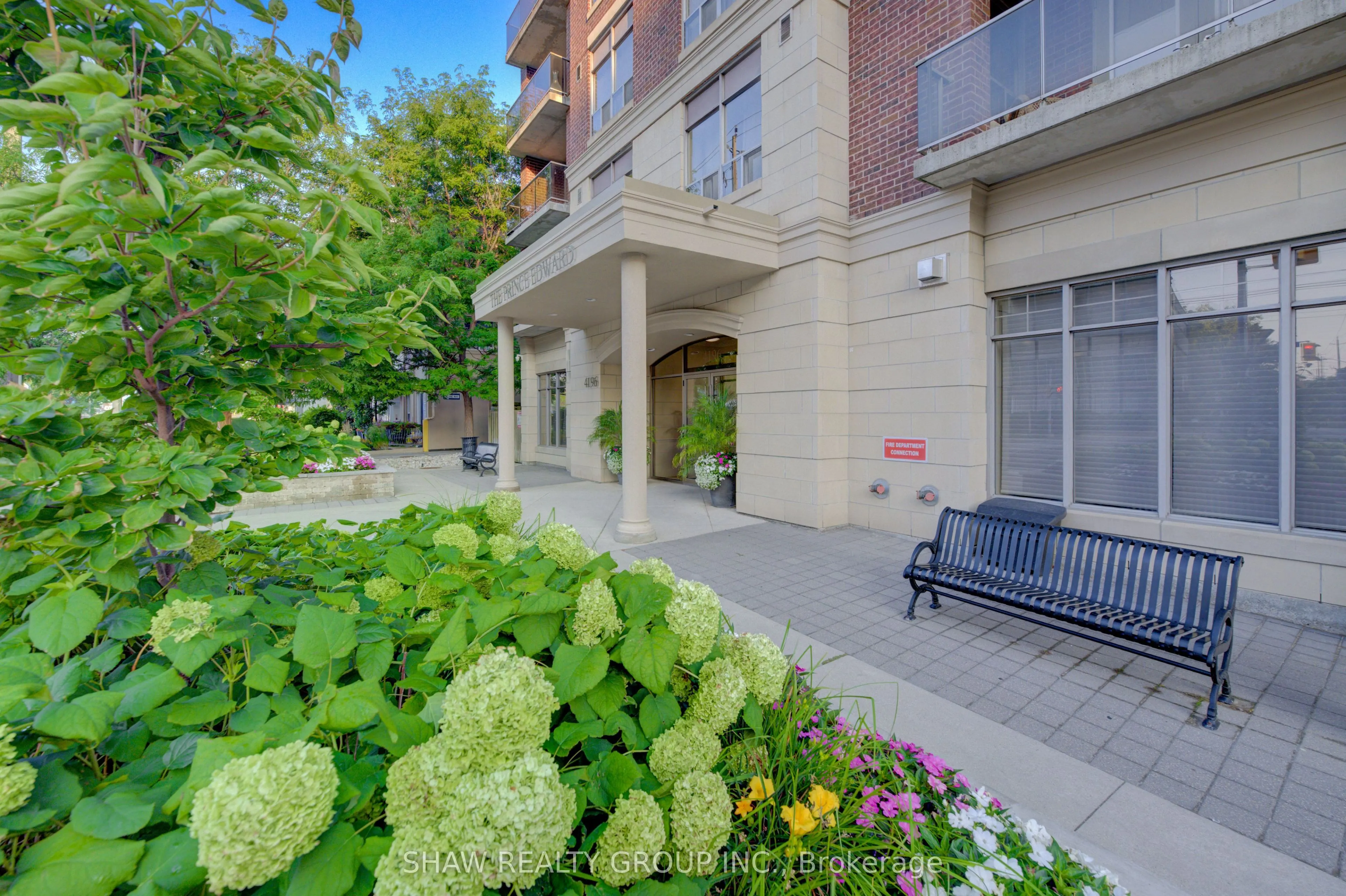 4196 Dundas Street W, #309
