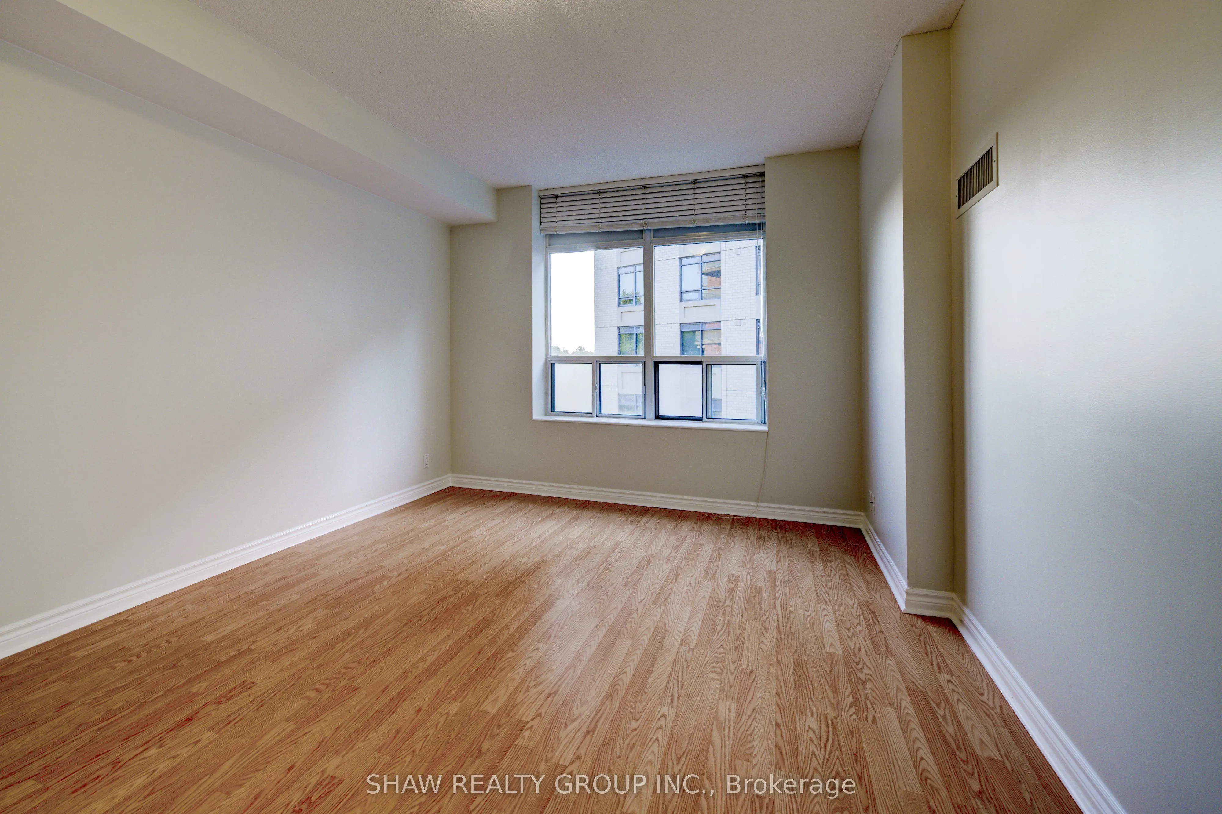 4196 Dundas Street W, #309