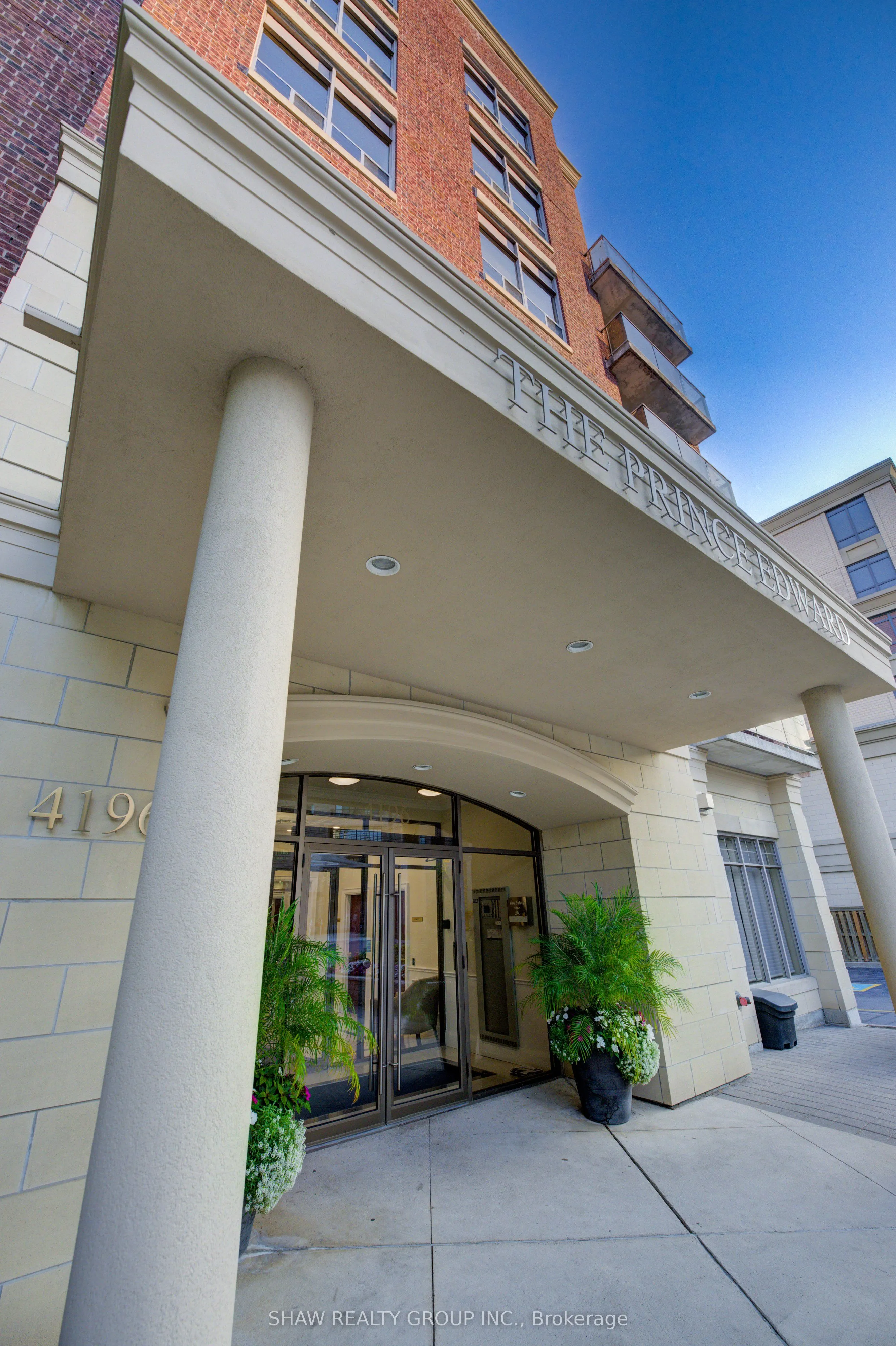 4196 Dundas Street W, #309