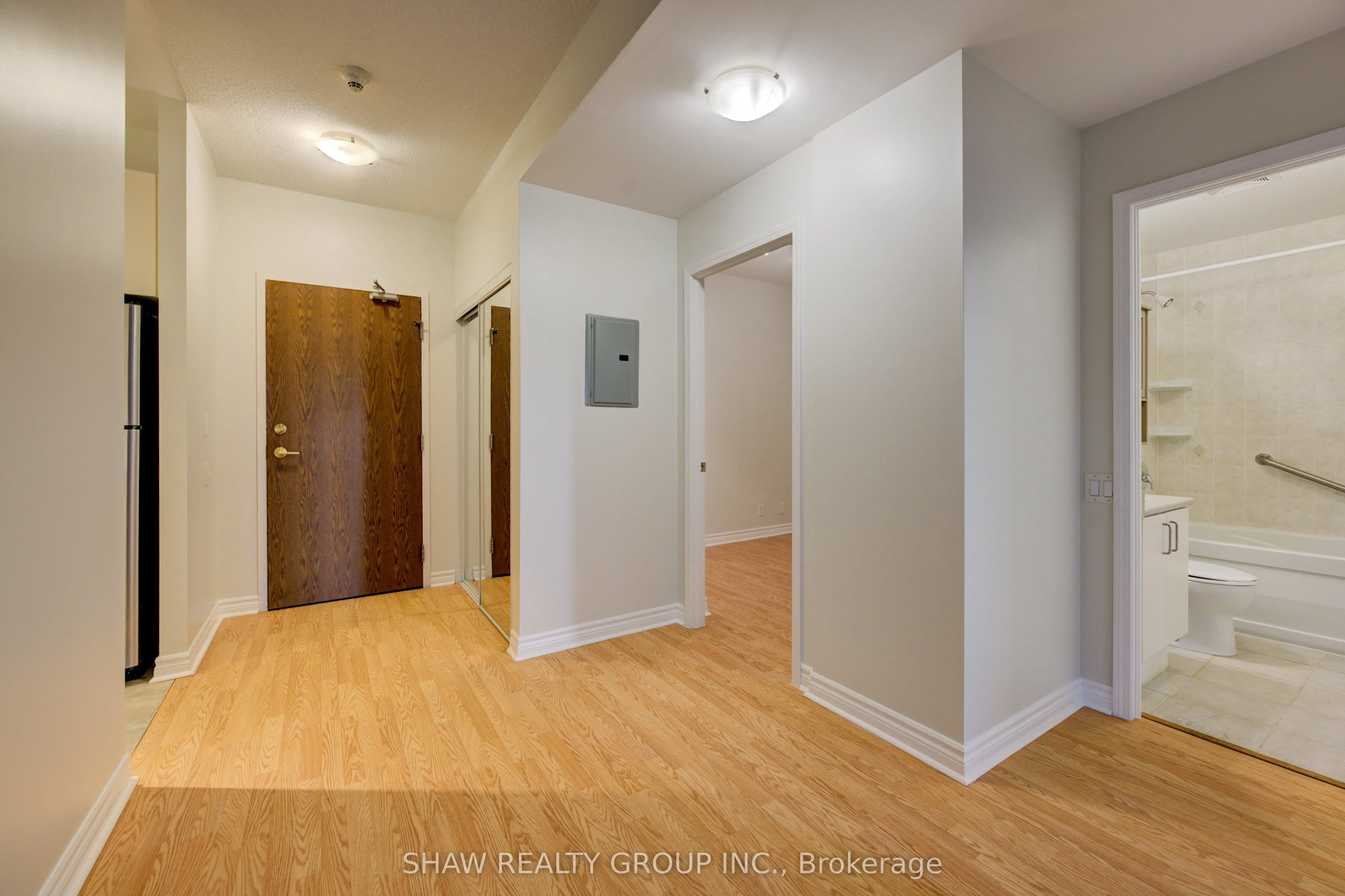 4196 Dundas Street W, #309