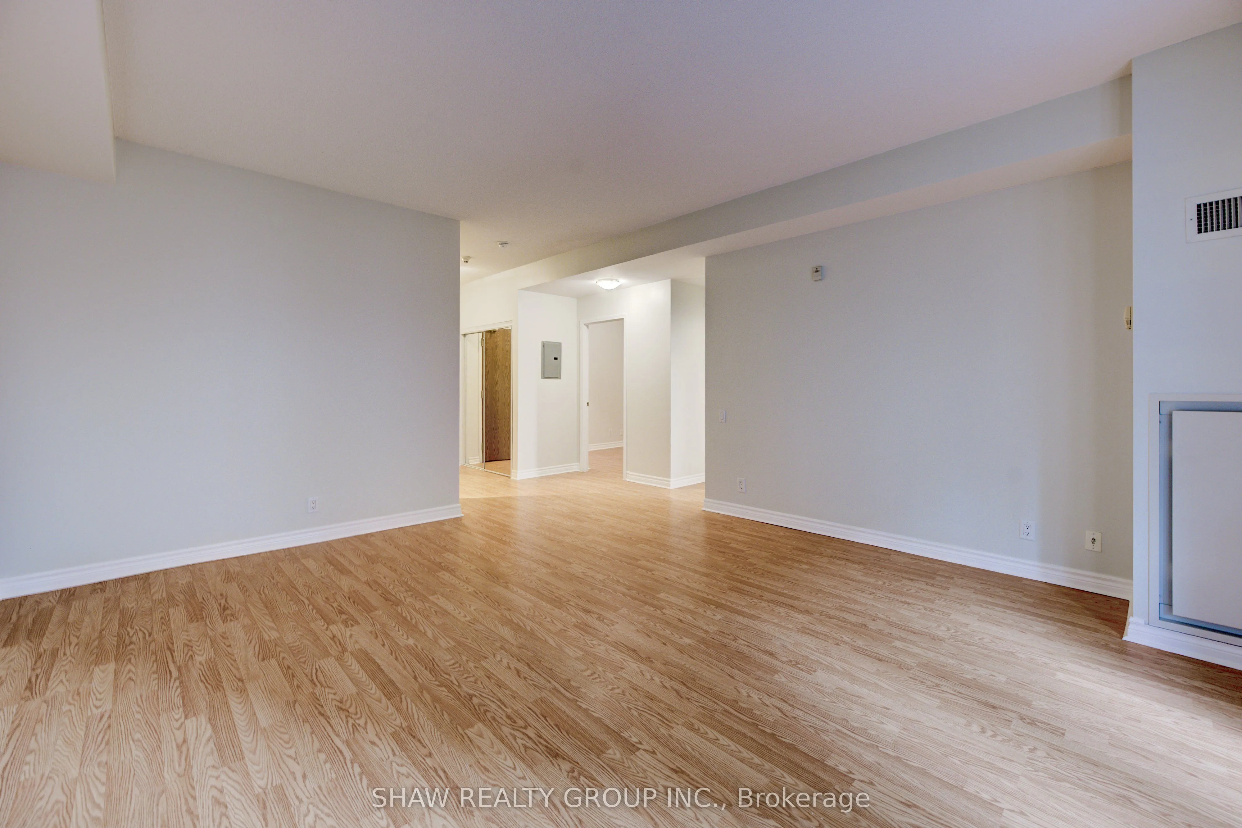4196 Dundas Street W, #309
