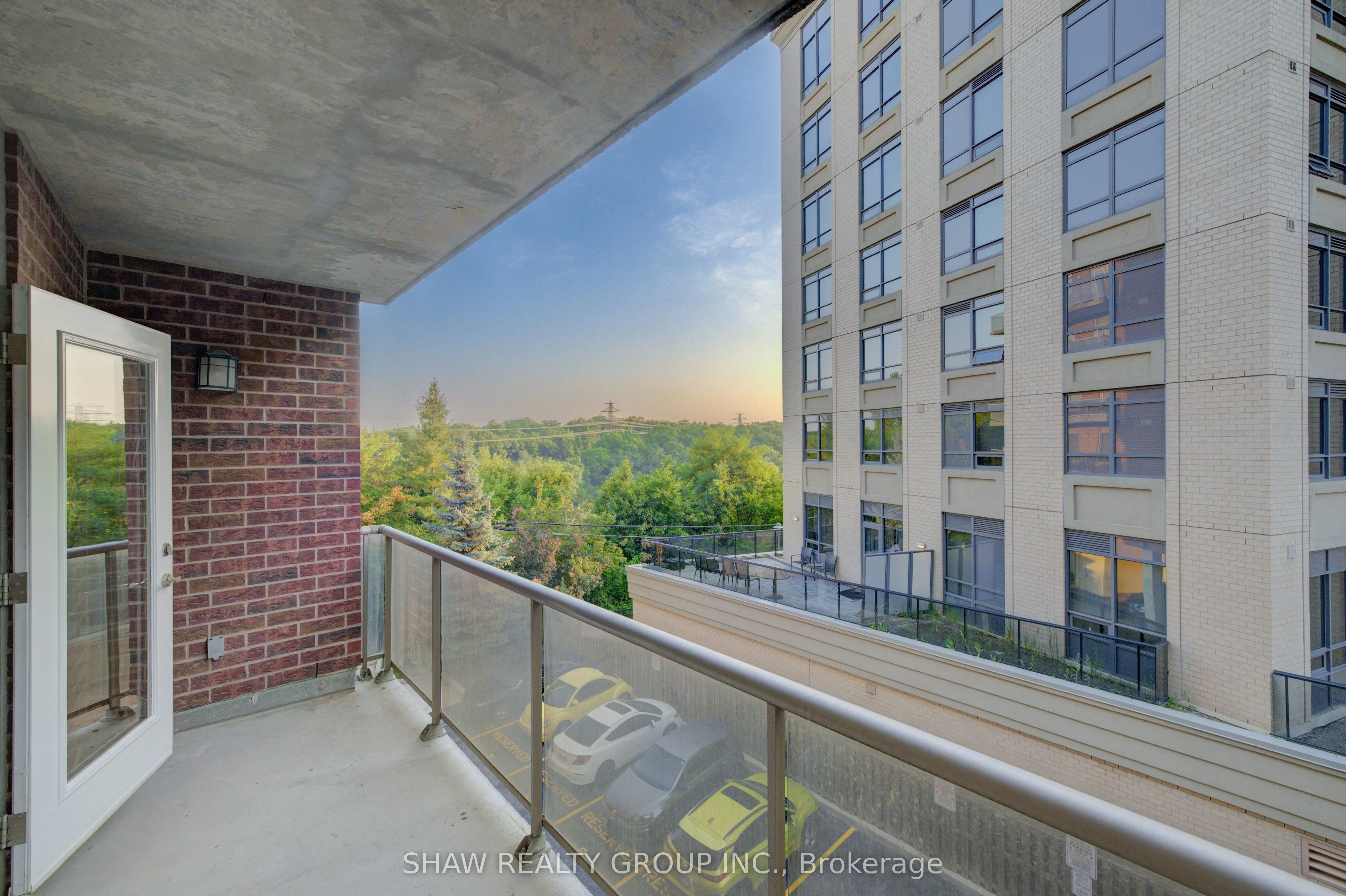 4196 Dundas Street W, #309