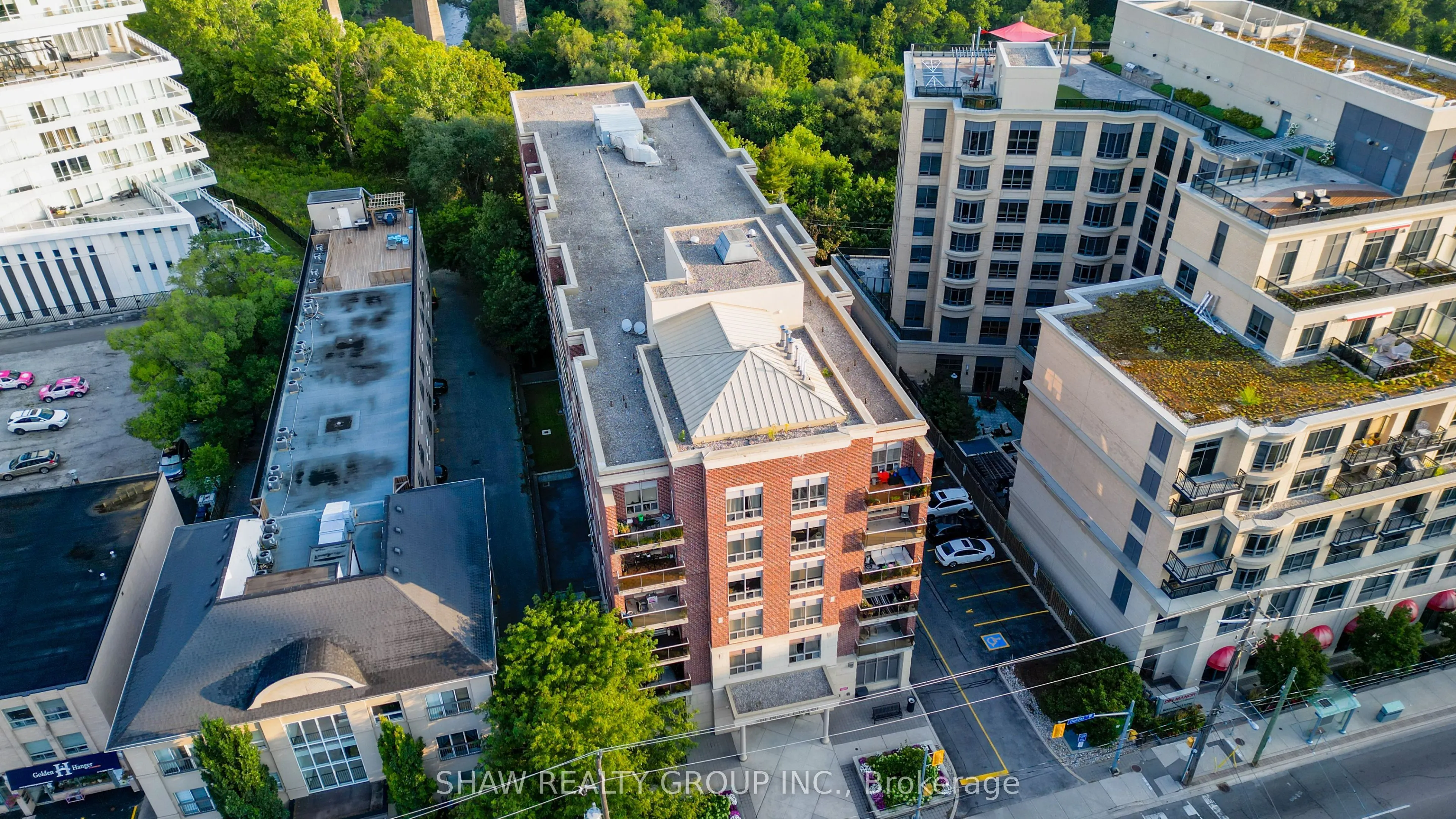 4196 Dundas Street W, #309