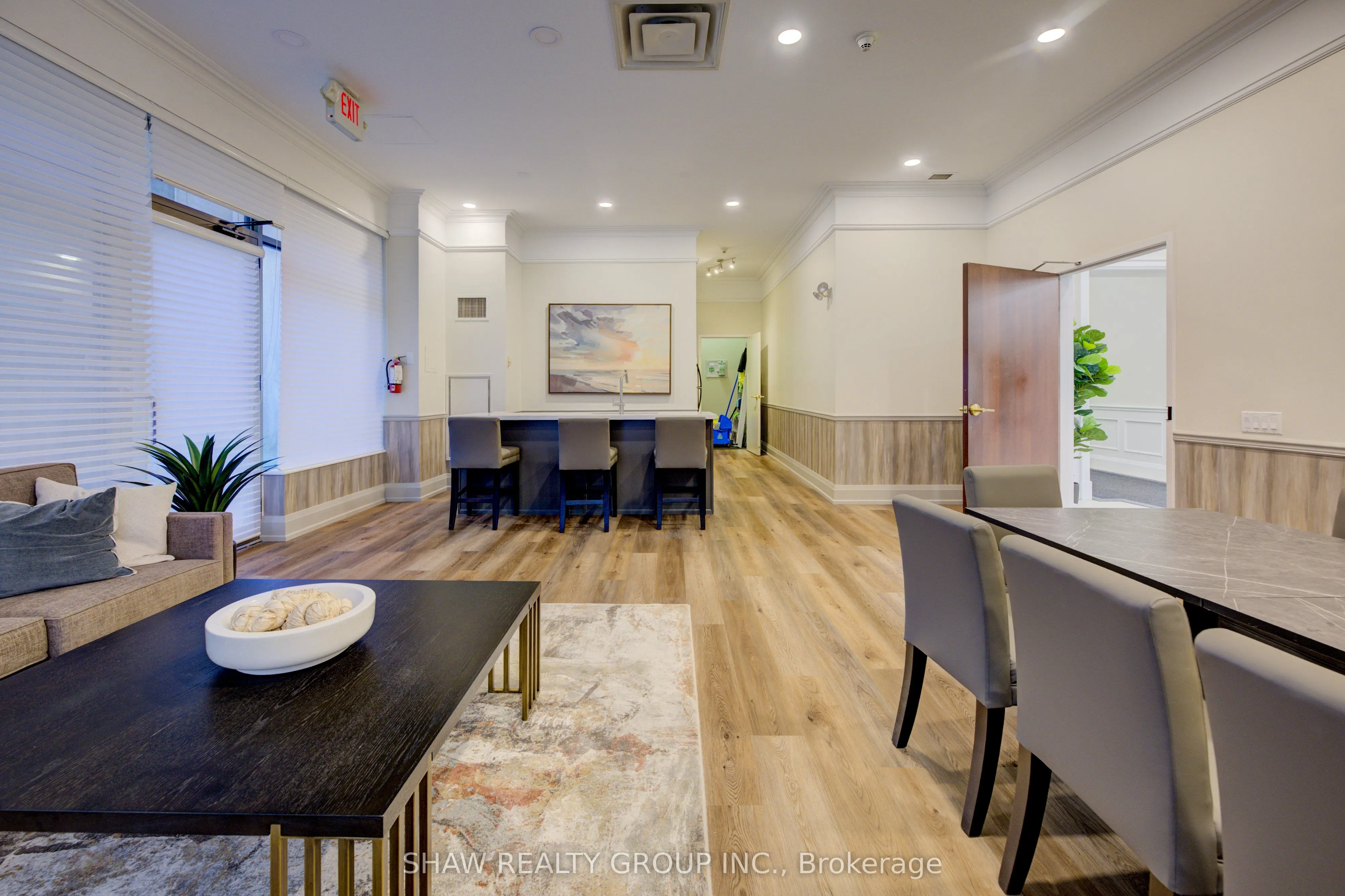 4196 Dundas Street W, #309